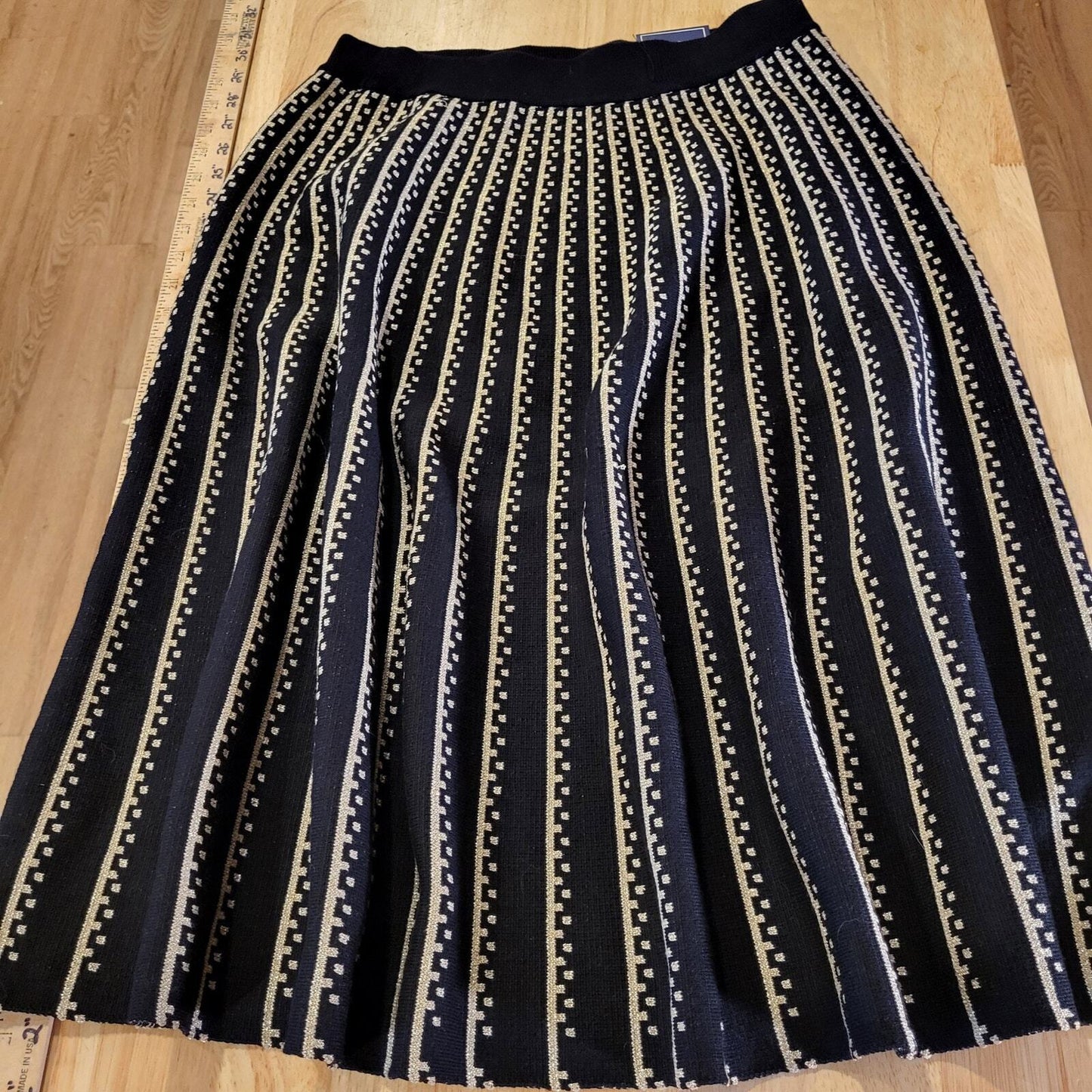 NEW With Tag Lark + Gray Knit Black & Gold A-line Skirt Stretch Viscose Metalic