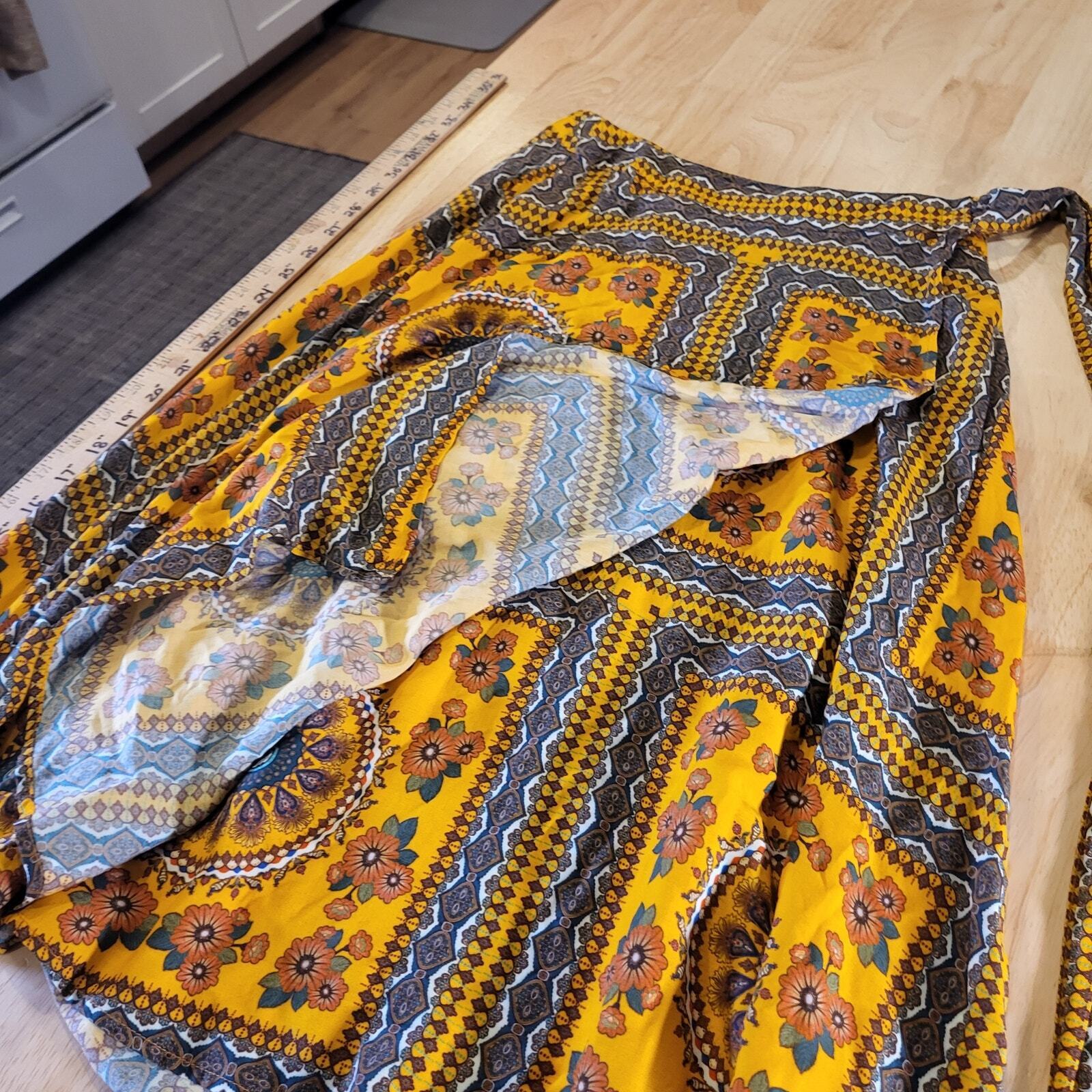 Farm Rio Xs Wrap Skirt Ethnic Print Yellow Knee Length 26" Waist Adjustable