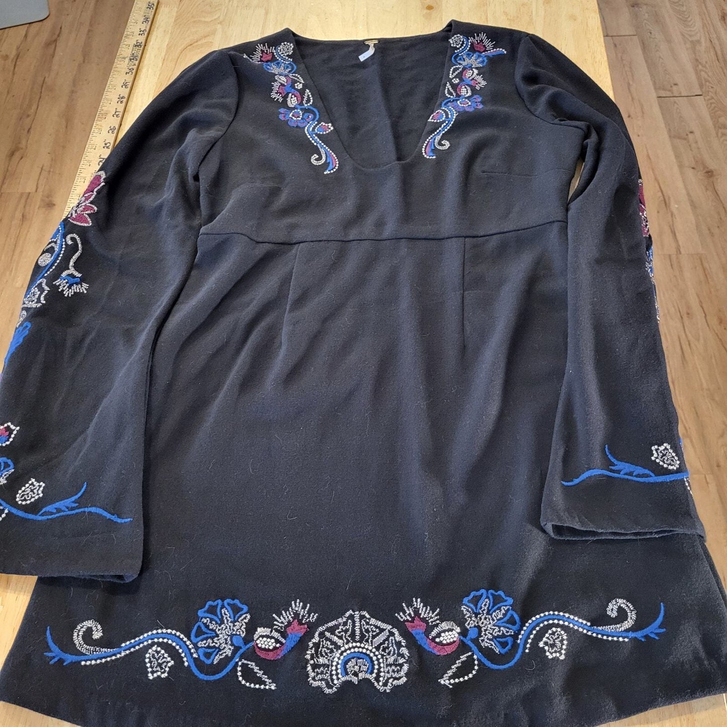 Free People Black Embroidered Knit Scoop Neck Mini Dress Long Sleeve Zip size 6