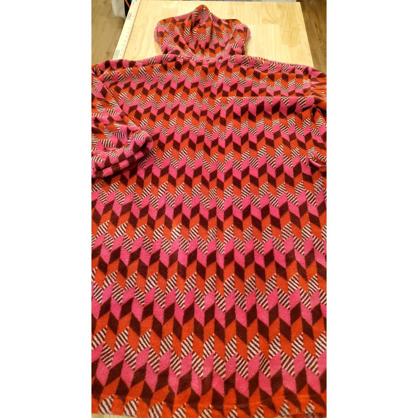 Vera Bradley Geometric Print Fleece Short Robe Pink & Red Soft
