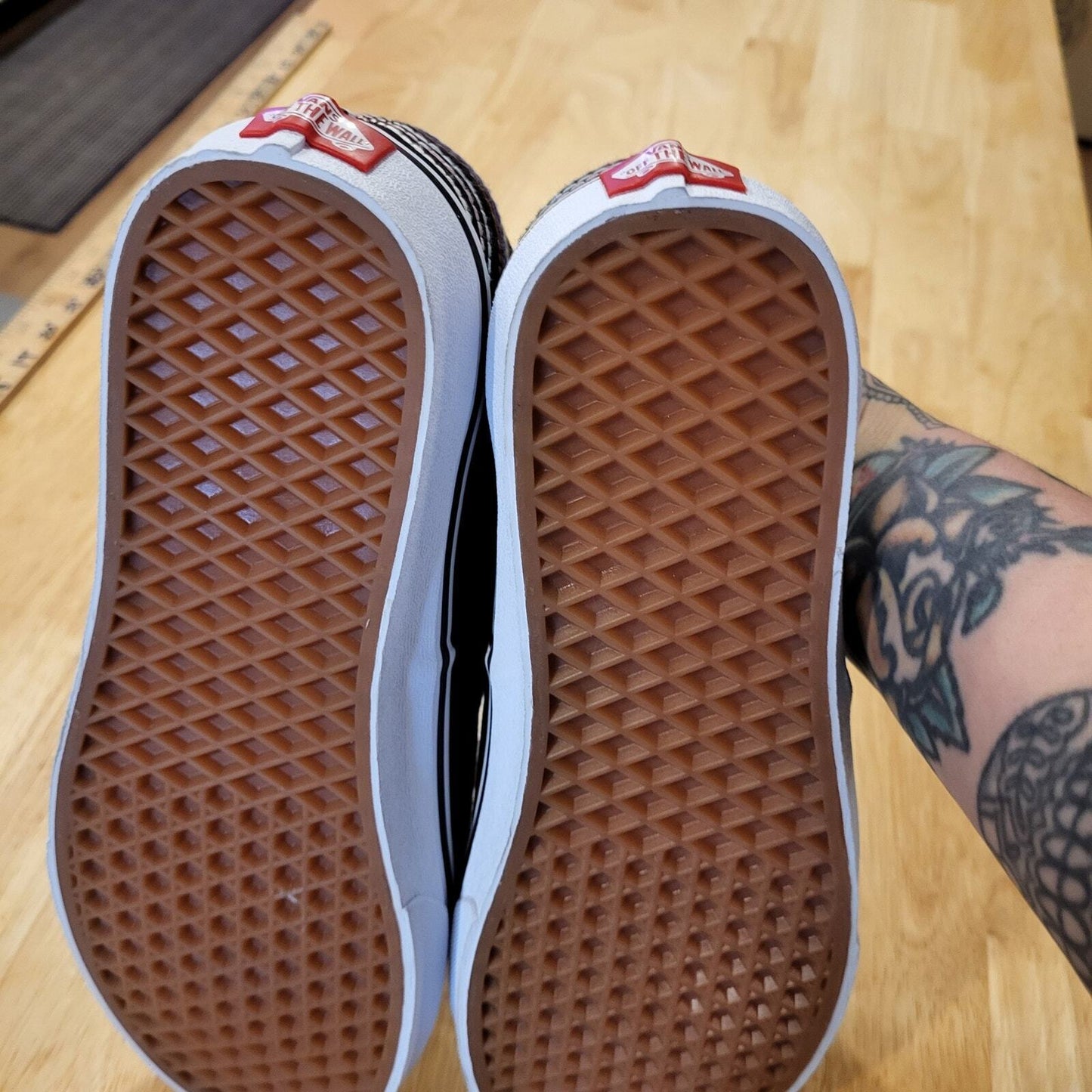 (NEW) Vans Pride Collection Love is Love Shoes Men 12