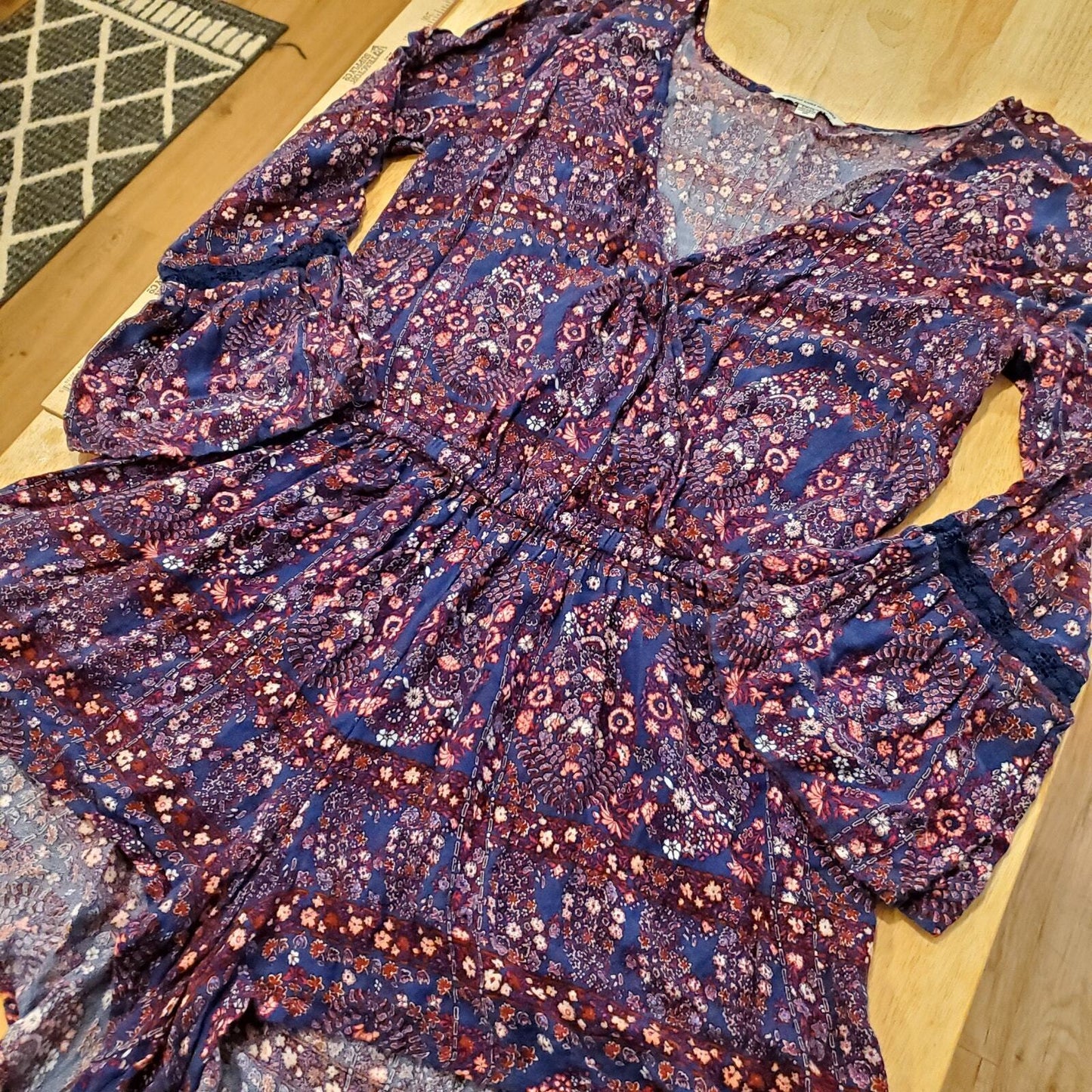 American Eagle Outfitters Purple Floral Long Bell Sleeve Romper Short Small 