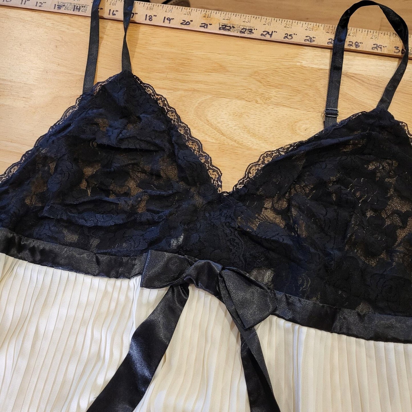 Plus size 5x 38/40 negligee black lace white pleated adjustable spaghetti strap
