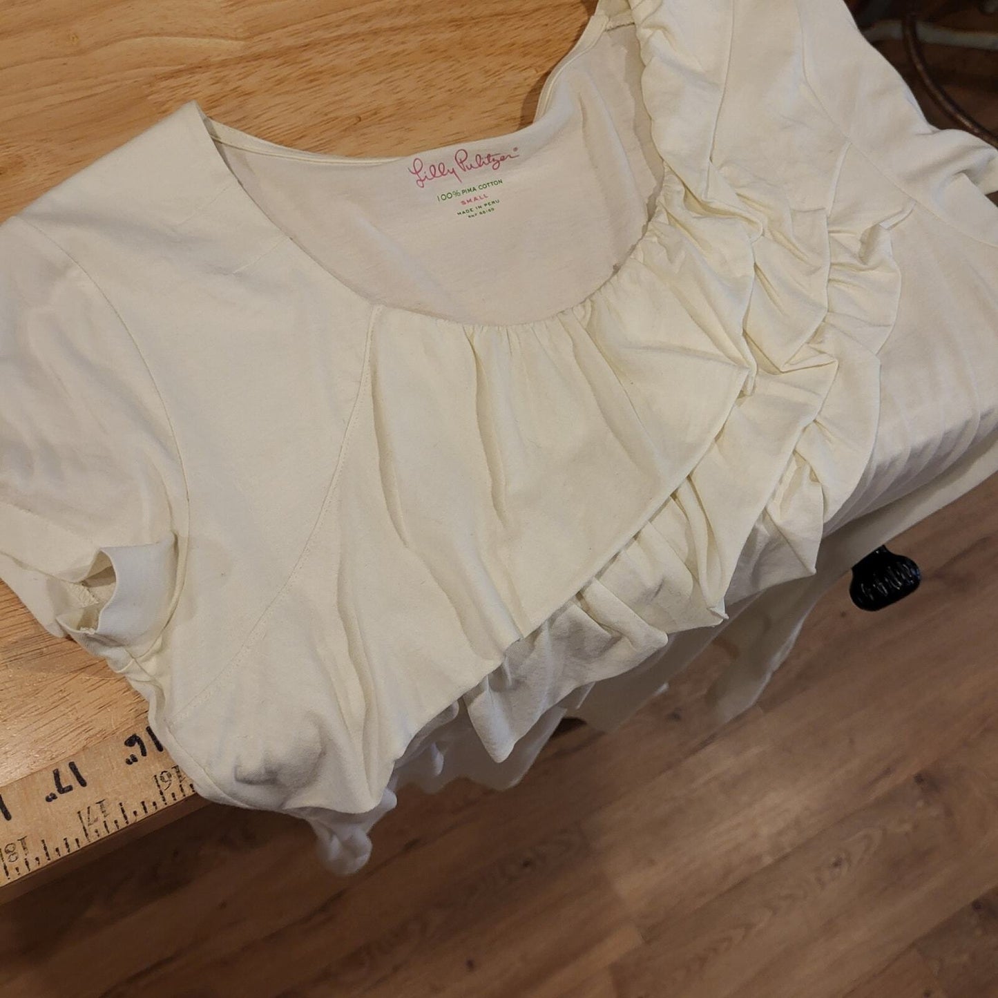 Lilly Pulitzer Cream ruffle front detail 100% cotton t-shirts small