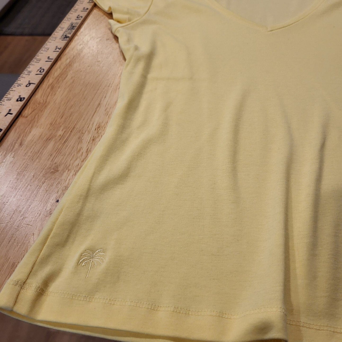 Lilly Pulitzer Basic T-shirt Butter Yellow 100% Cotton XS V-neck Cap Sleeve