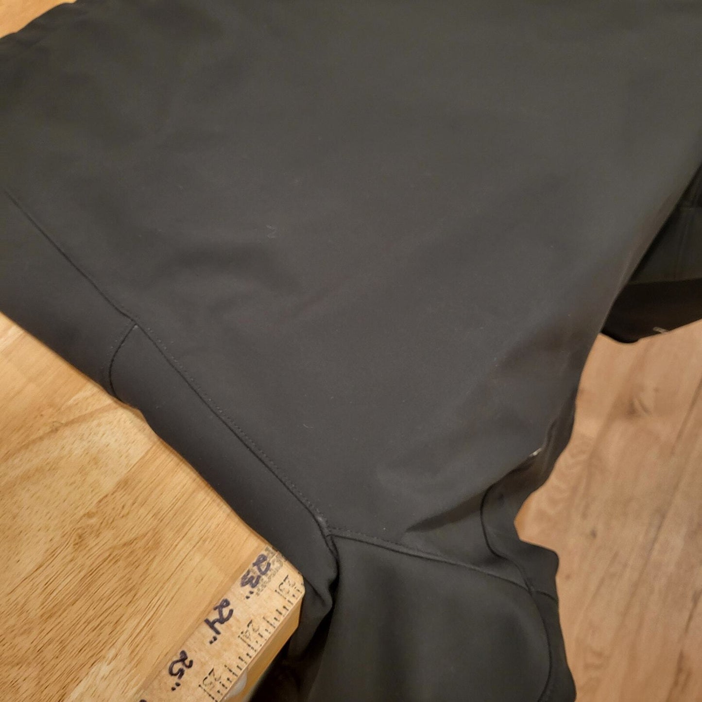 The North Face Black Large Long Sleeve Jacket 25" P2P *Missing closure on sleeve