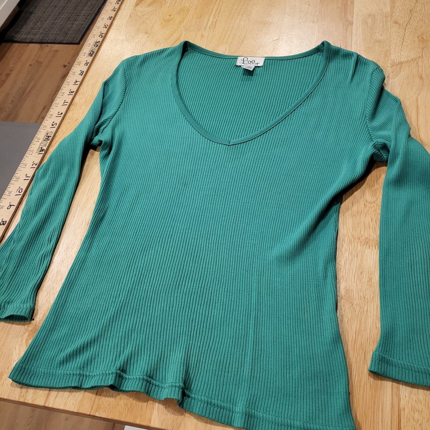 Lilly Pulitzer green long sleeve v-neck 100% cotton xsmall