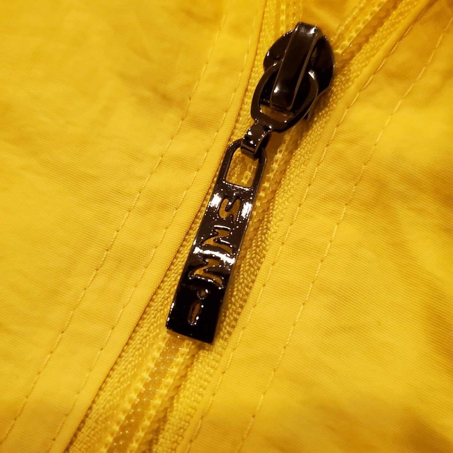 Uzzi Amphibious Yellow Vintage Wind Breaker 27" P2P 30" Long Full Zip Elastic