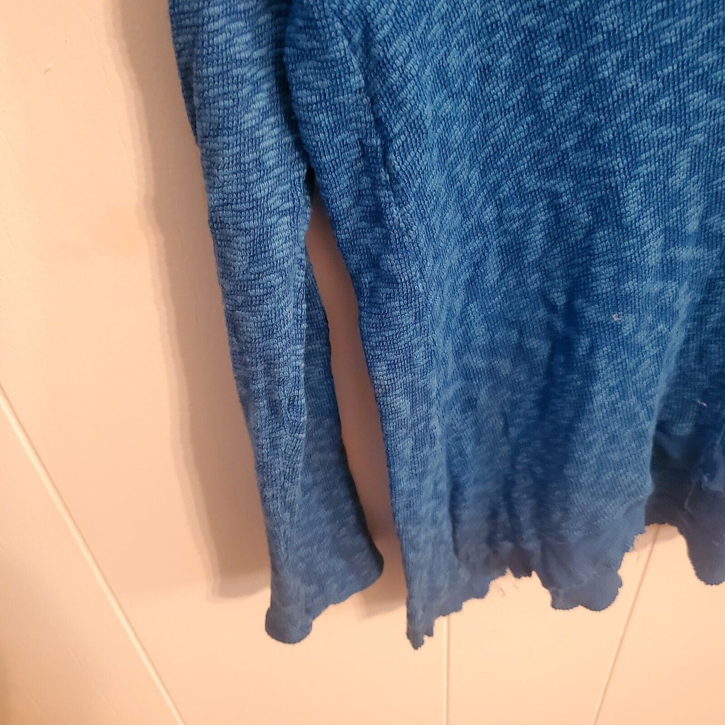 Anthropologie Left of Center Womens top XS Ruffle hem long sleeve Blue(see Hole)