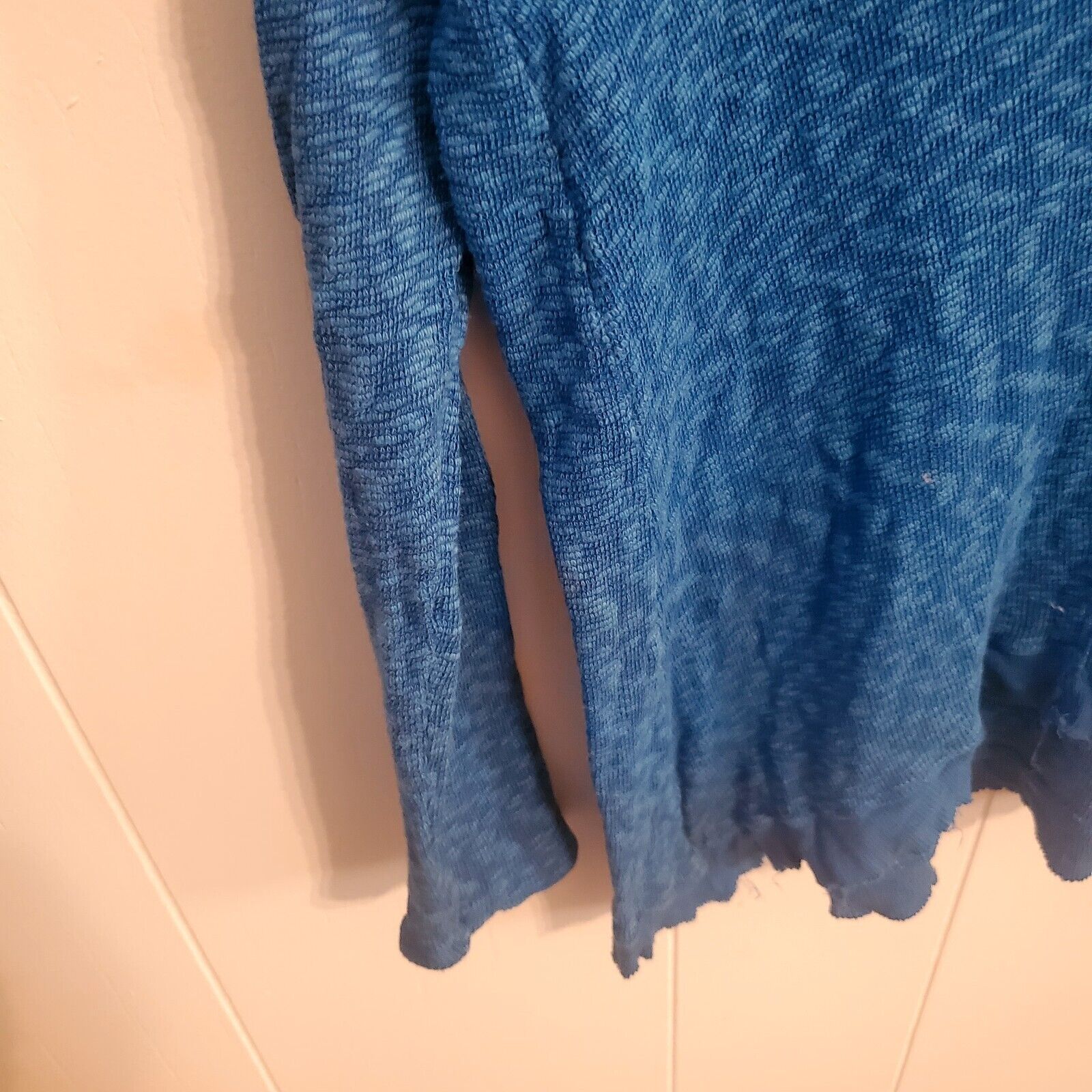 Anthropologie Left of Center Womens top XS Ruffle hem long sleeve Blue(see Hole)