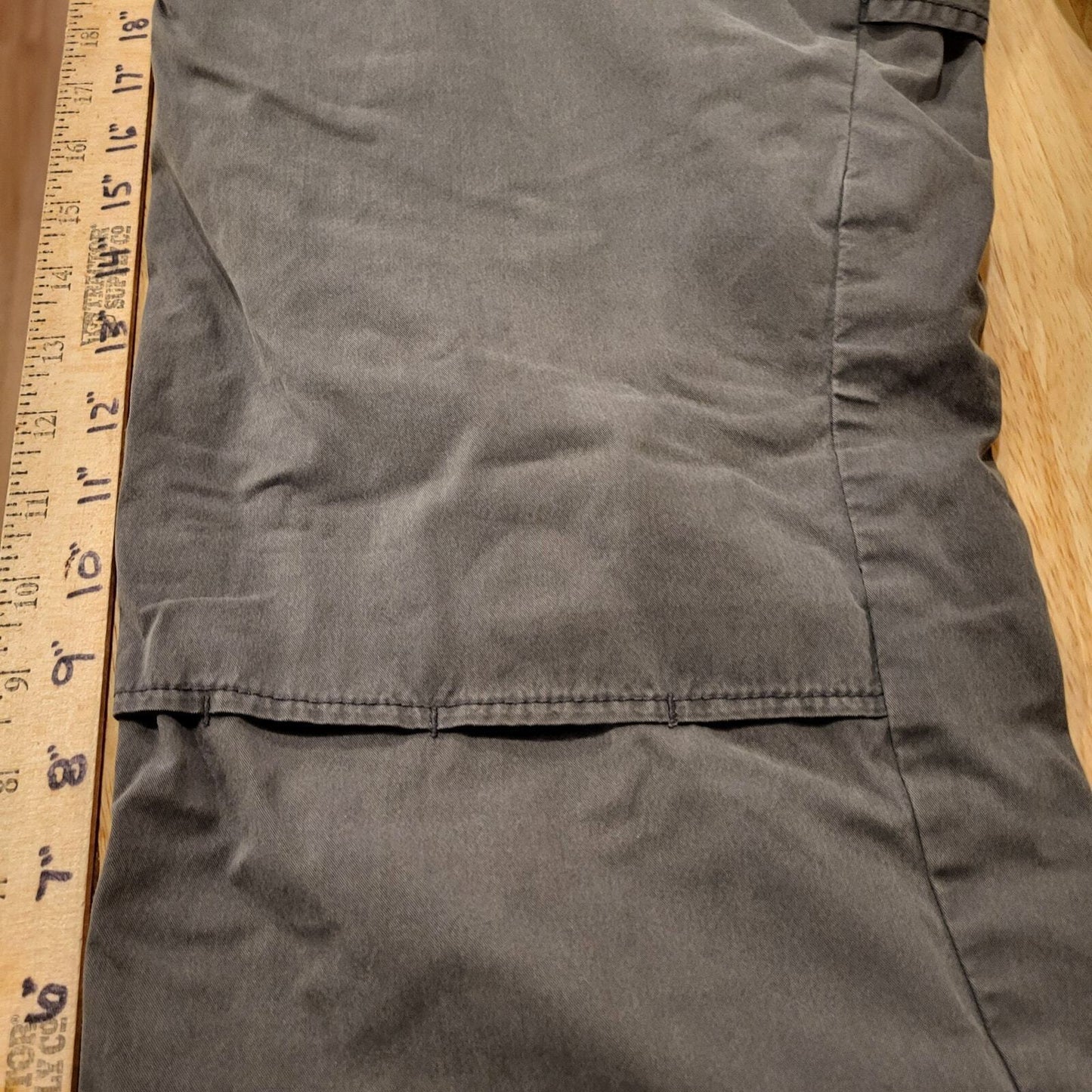 Kuhl Radikal Men's Charcoal Pants Pocket Knee Detail (Some Wear & Staining)