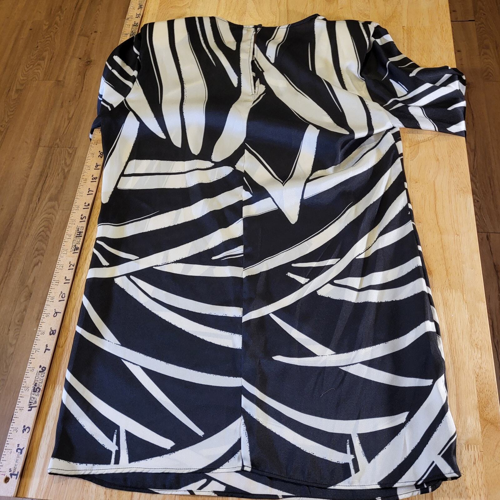 Mango Abstract Print Long Sleeve Mini Dress sz 6 20" P2P 30" Long