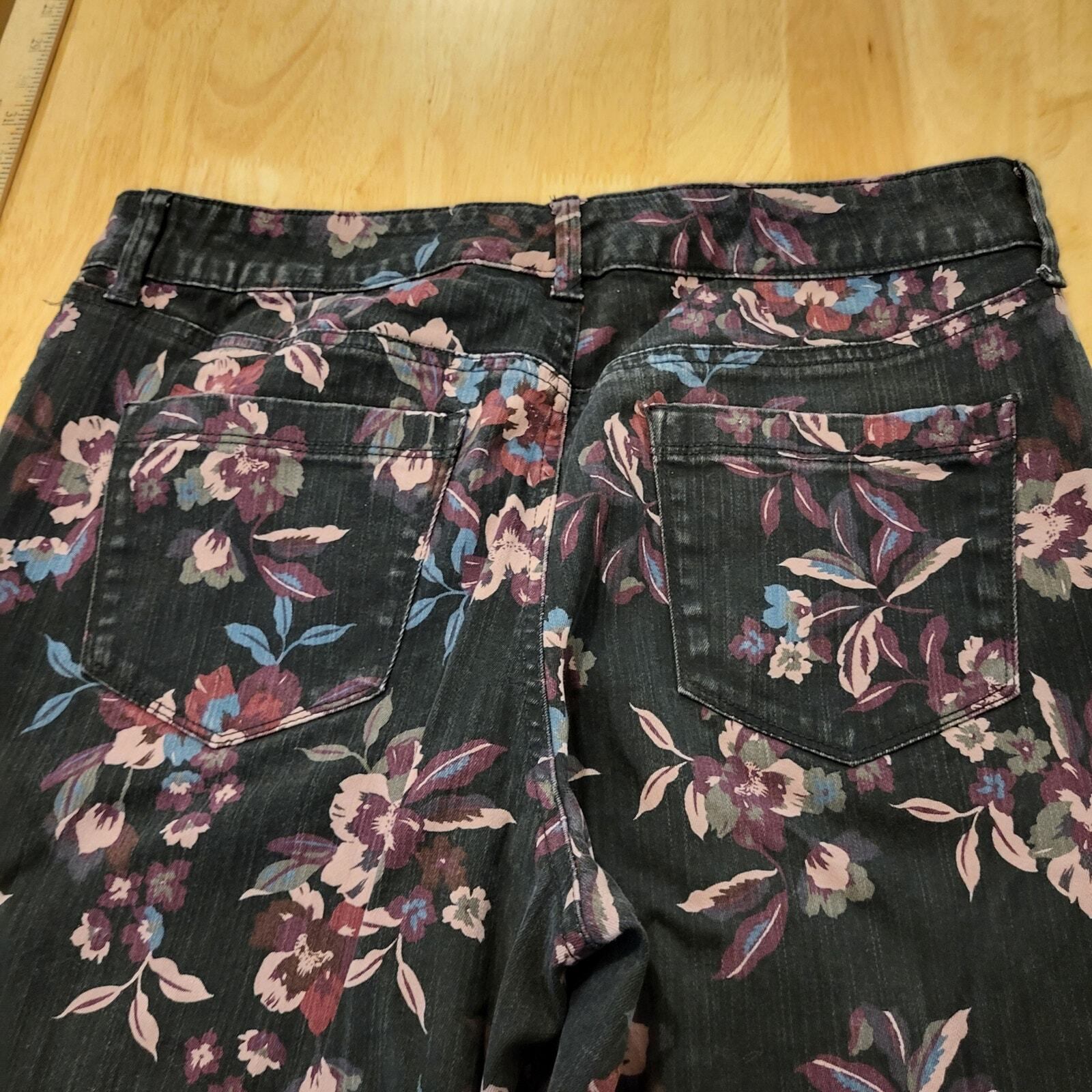 Black Background Floral Bandolino Size 12 Straight Leg Jeans Amy Pockets 