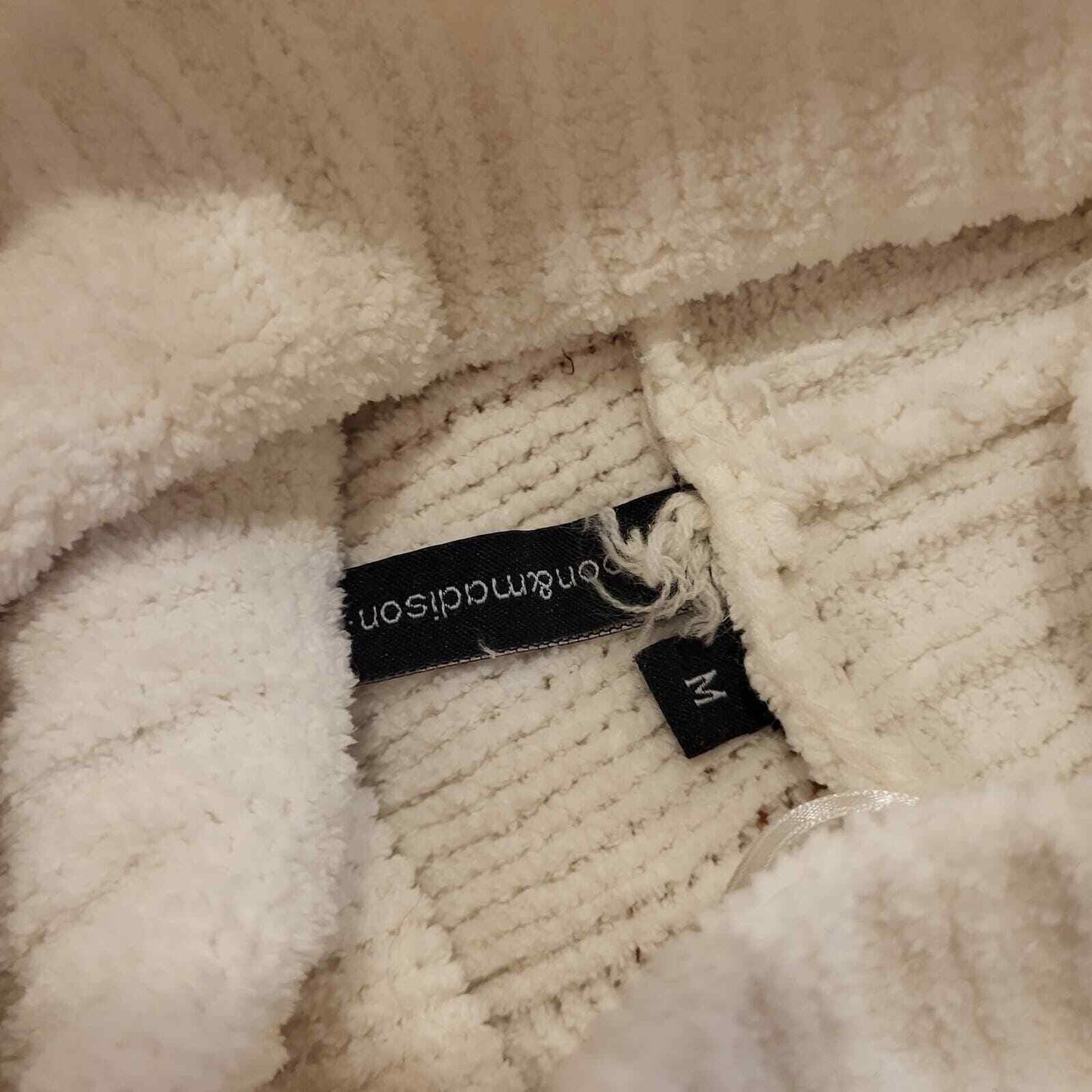 White Chunky Knit Turtle Neck Sweater L