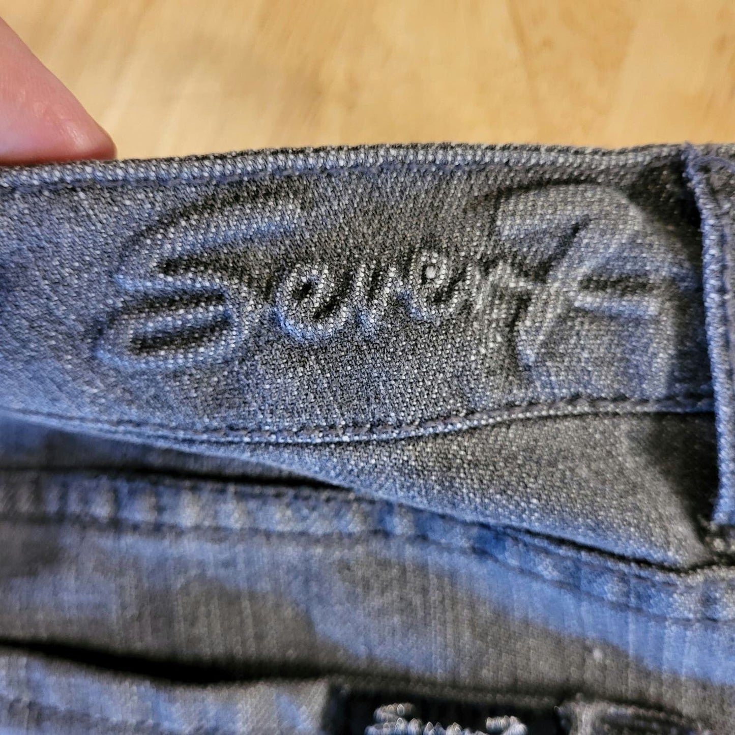 Seven7 Jeans Gray size 12 Emboss Logo Straight Leg 32" Waist 30" Inseam Stretch