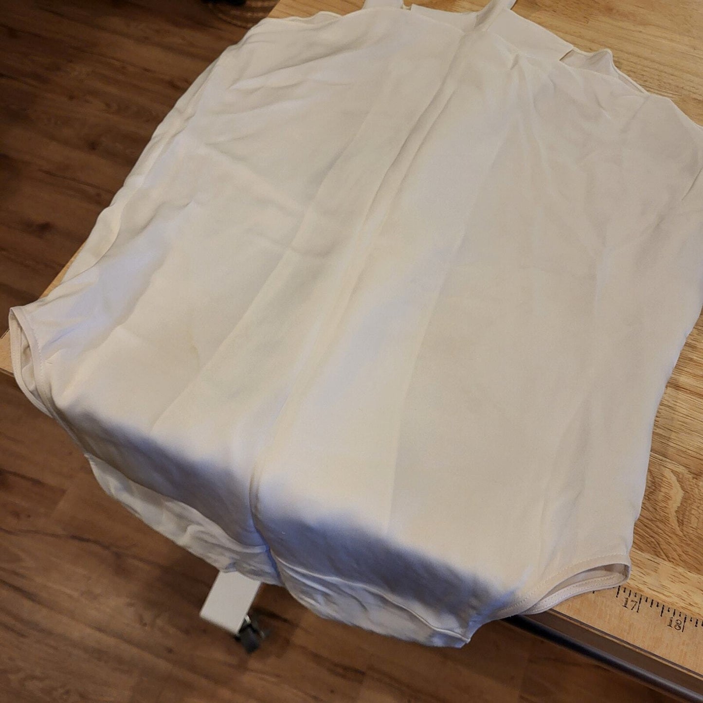 Theory 100% Silk Cream  Ruffle Sleeveless Blouse 