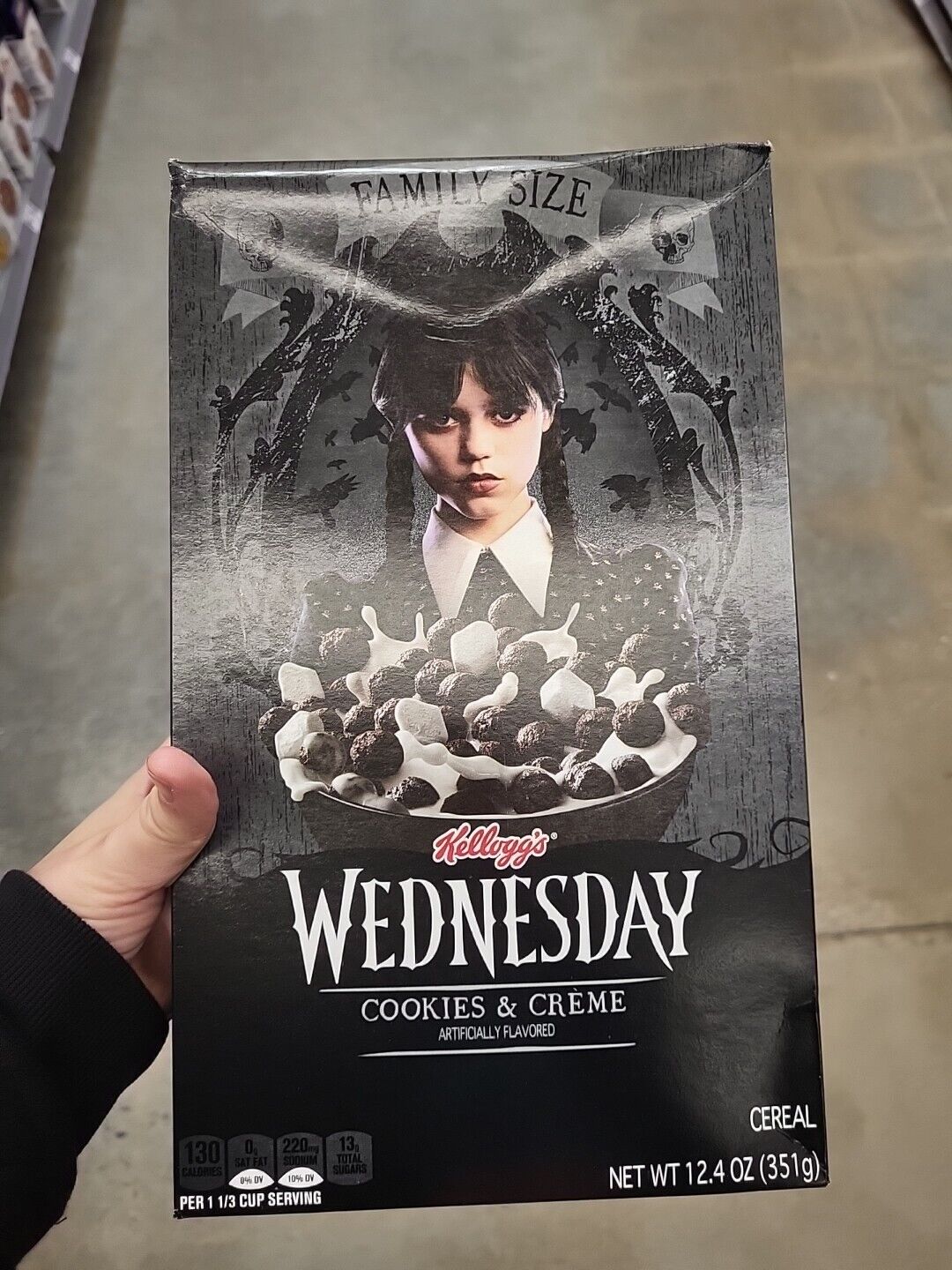 NEW KELLOGG'S FAMILY SIZE LIMITED WEDNESDAY COOKIES & CREME CEREAL 12.4 OZ BOX
