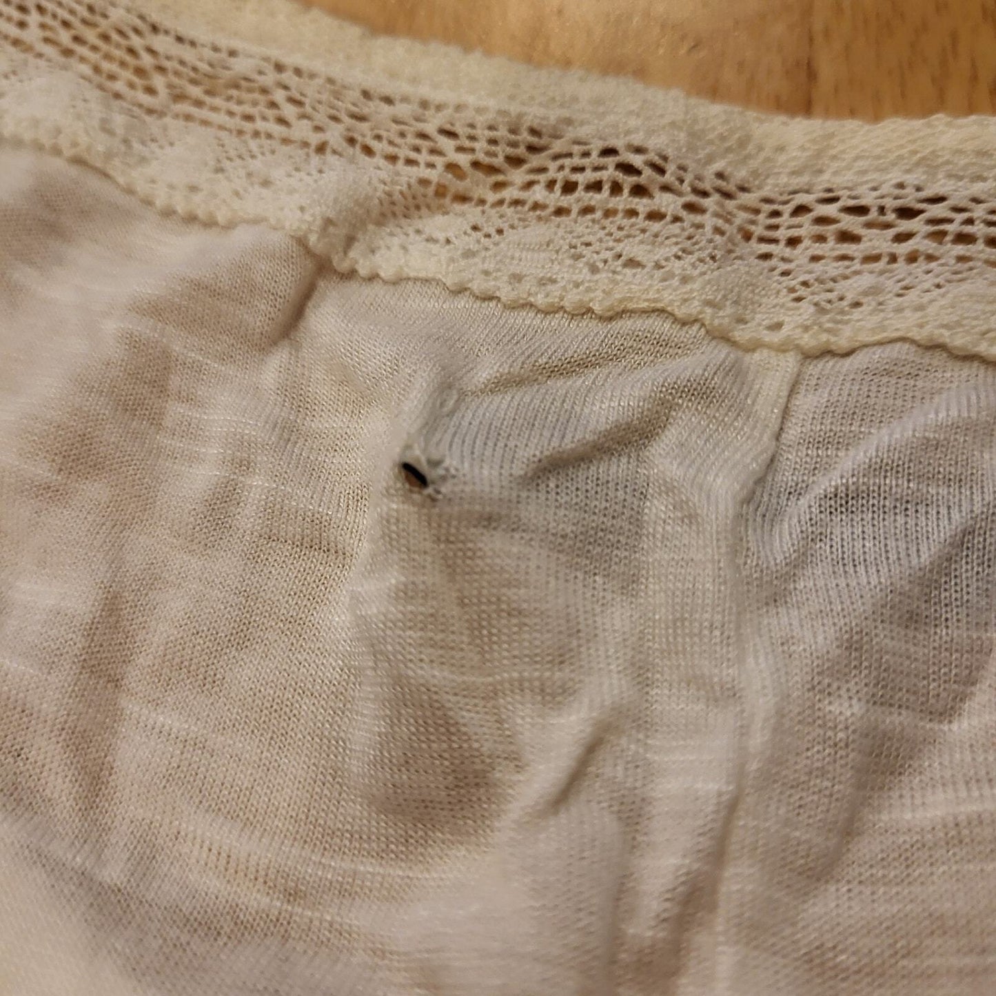 American Eagle Outfitters Flutter Y2K Lace Eyelet T-shirt Blouse Medium Cotton