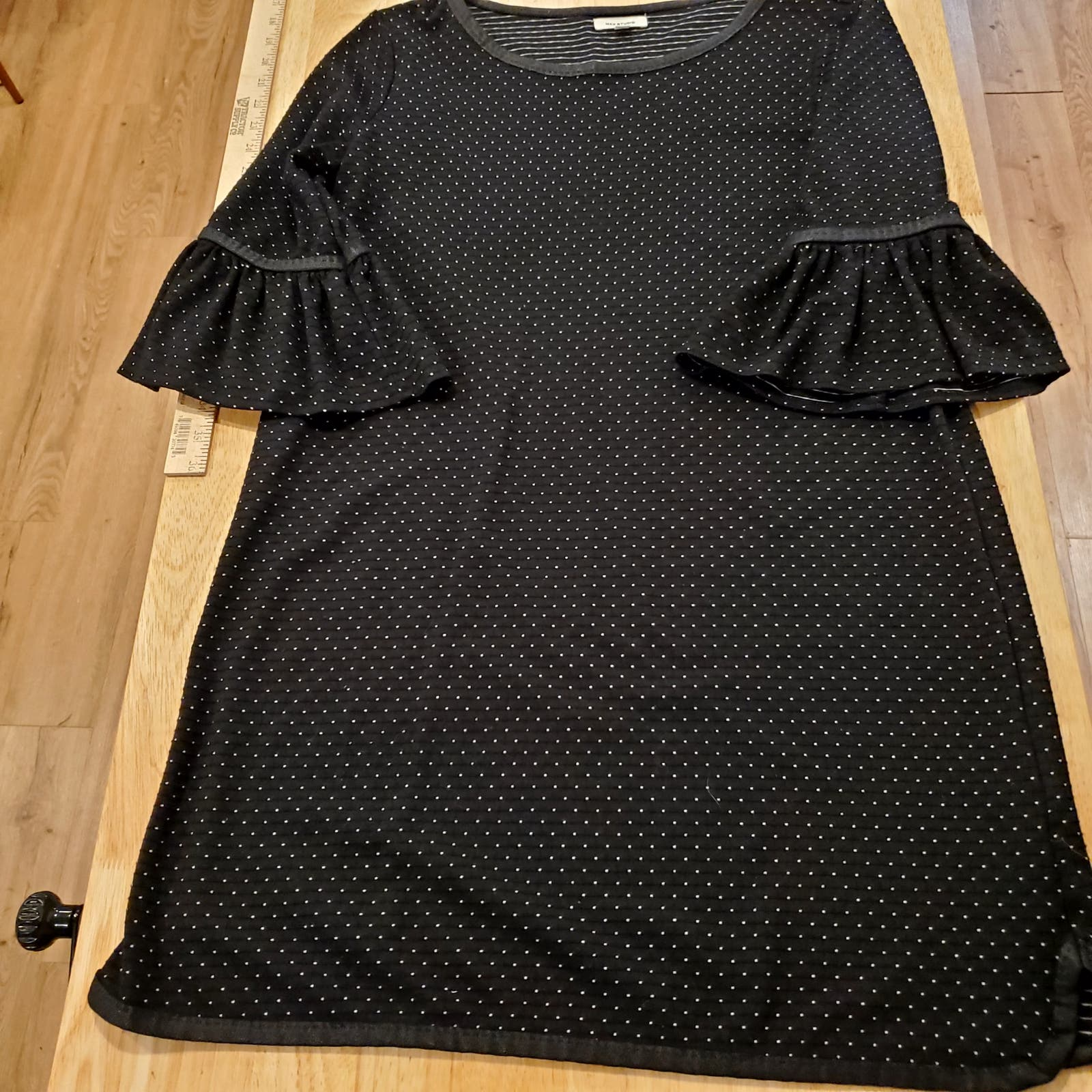 Max Studio Black Polka Dot Knee Length Shift Dress Ruffle Sleeve L Jersey 