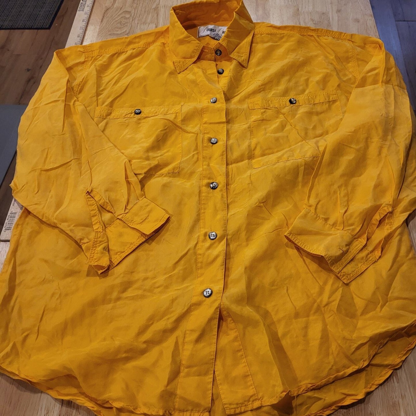 Vintage 100% Silk Yellow Button Down Collared Shirt Small 22" pit to pit. 