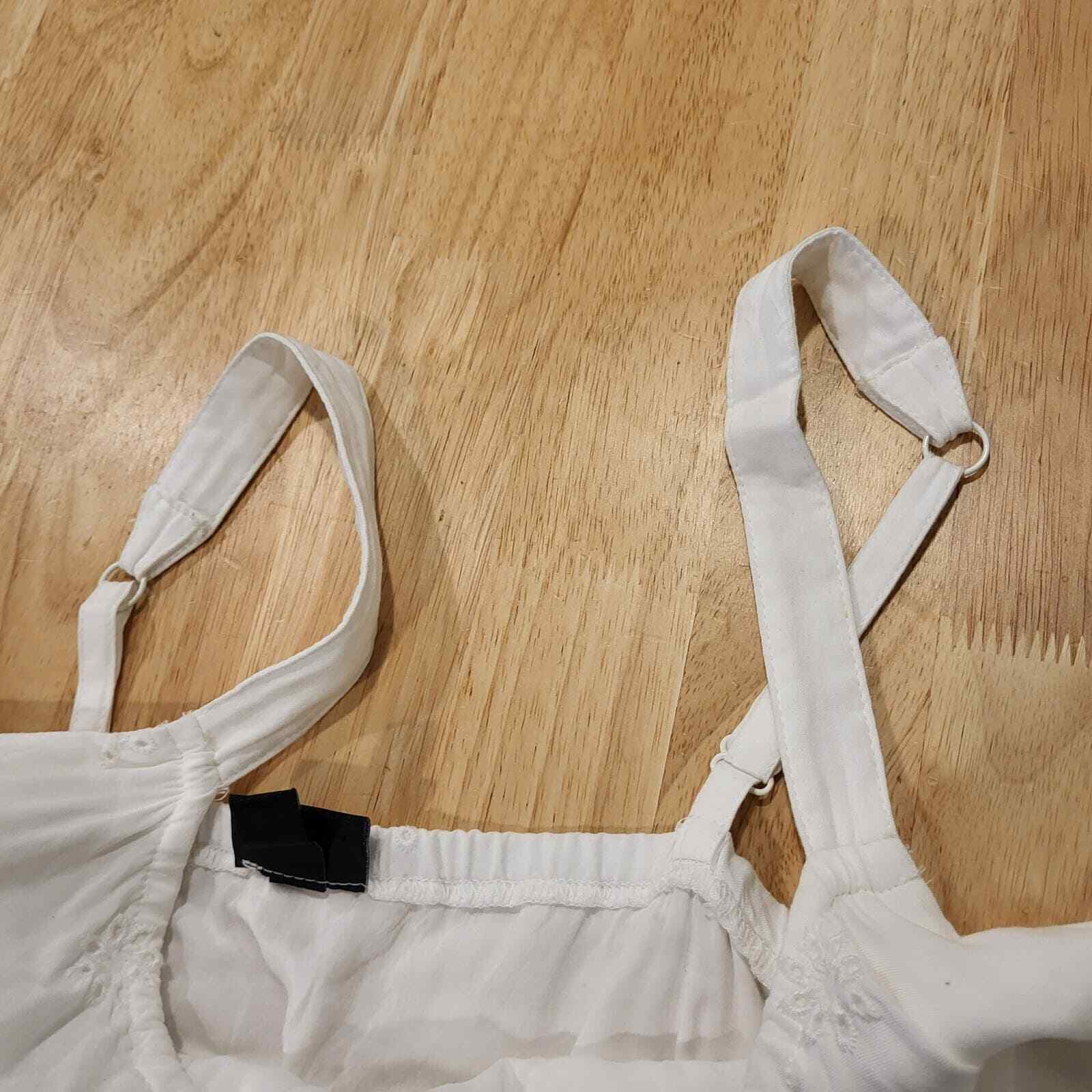 White eyelet gathered waist Torrid tank Jersey material adjustable straps Large