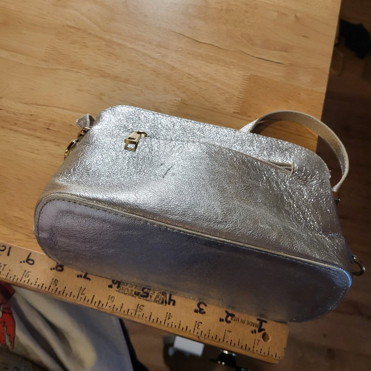 Genuine Leather Silver  Metallic Top Handle Zip Bag  9"x7" Gold Tone Hardware 