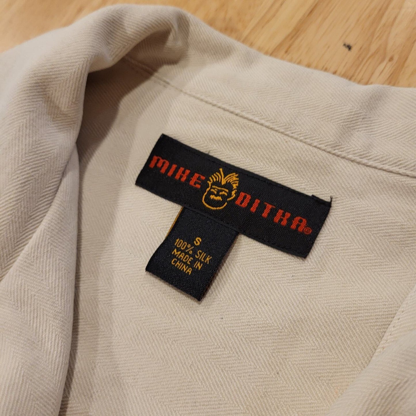 Mike Ditka 100% Silk Cream Short Sleeve Button Down Collared Shirt Small