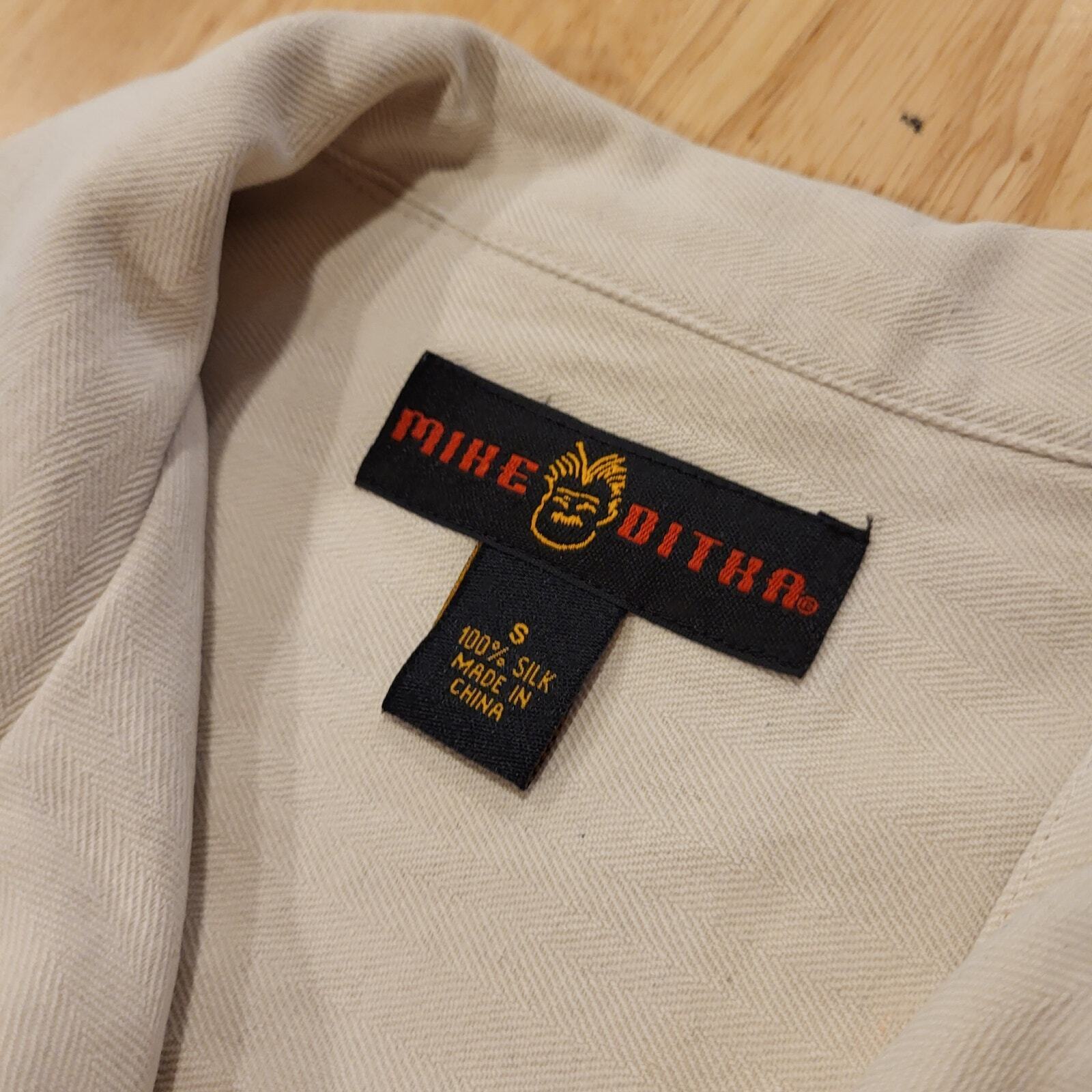 Mike Ditka 100% Silk Cream Short Sleeve Button Down Collared Shirt Small