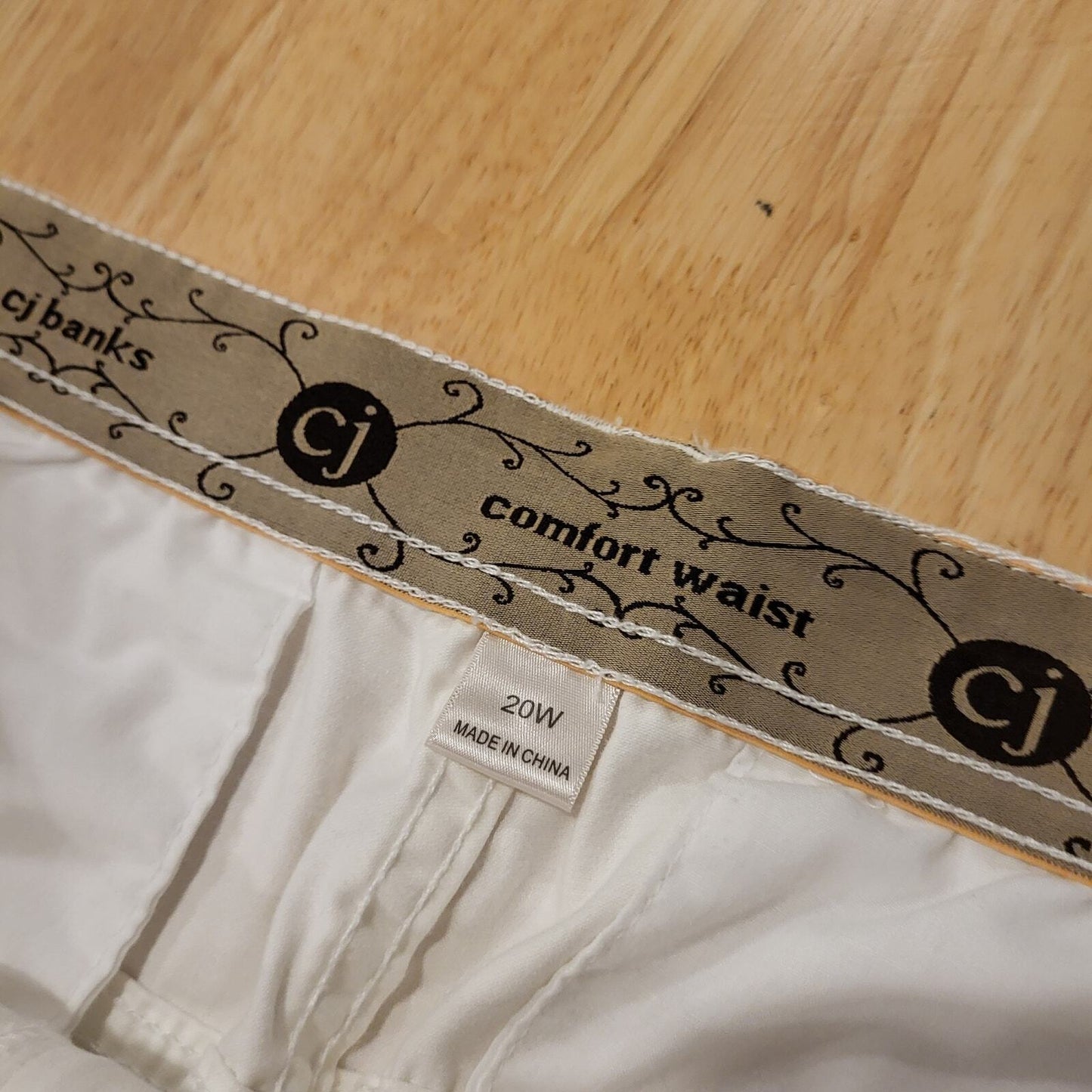 C. J. Banks Comfort Waist 20W White Bermuda Shorts Long 25" Length 40" Waist