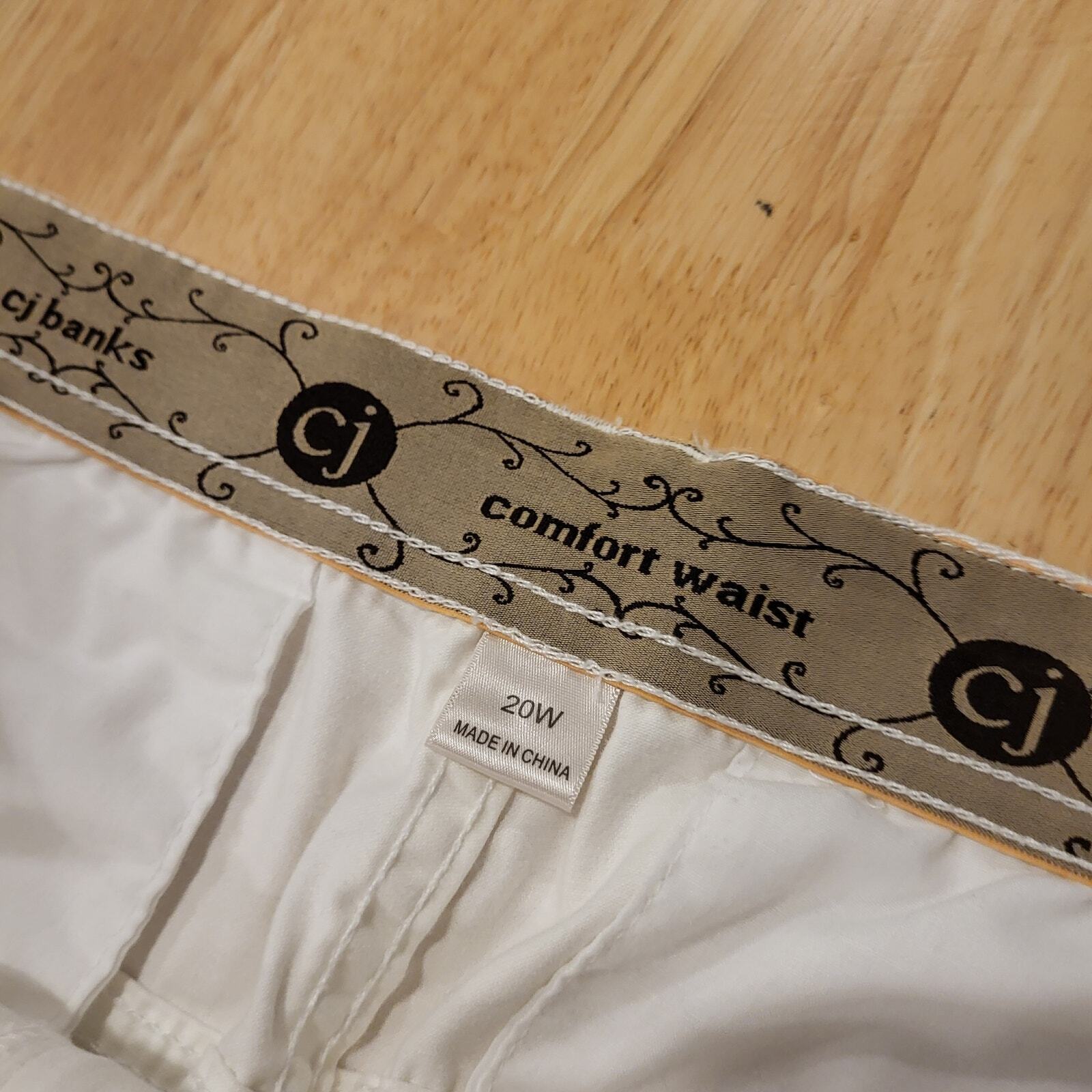 C. J. Banks Comfort Waist 20W White Bermuda Shorts Long 25" Length 40" Waist