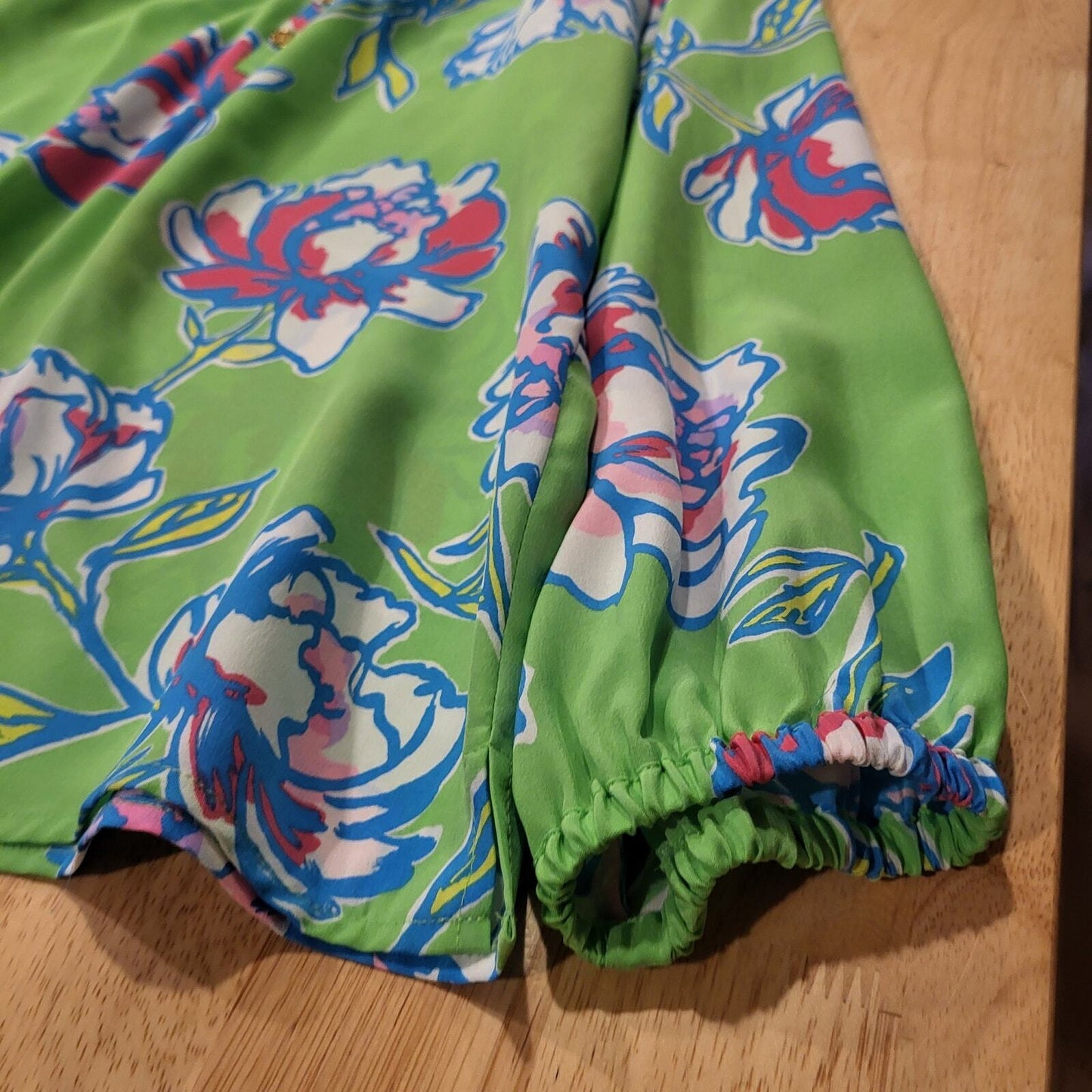 Lilly Pulitzer Green rayon Floral Blouse Long Sleeve gold button gathered neck