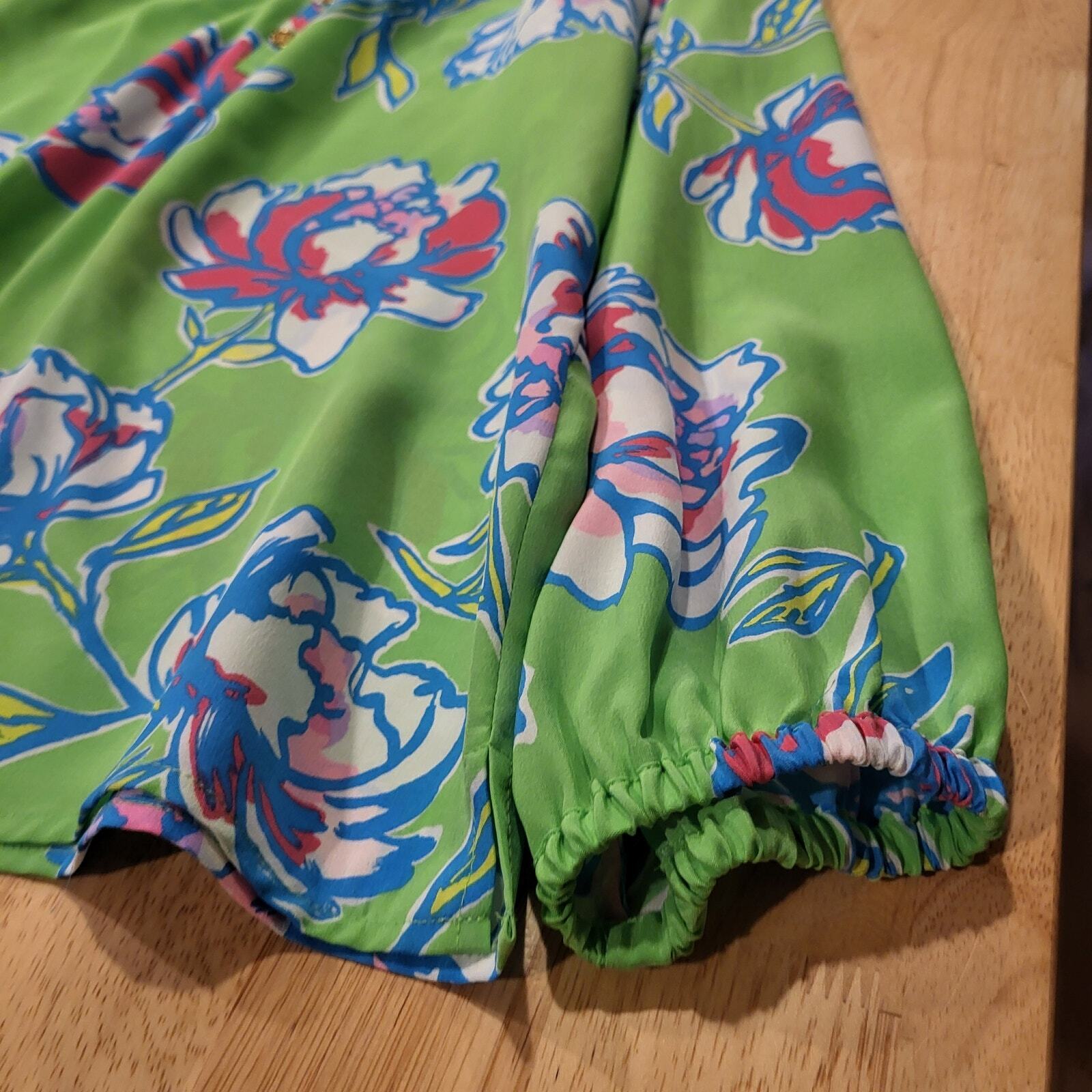 Lilly Pulitzer Green rayon Floral Blouse Long Sleeve gold button gathered neck