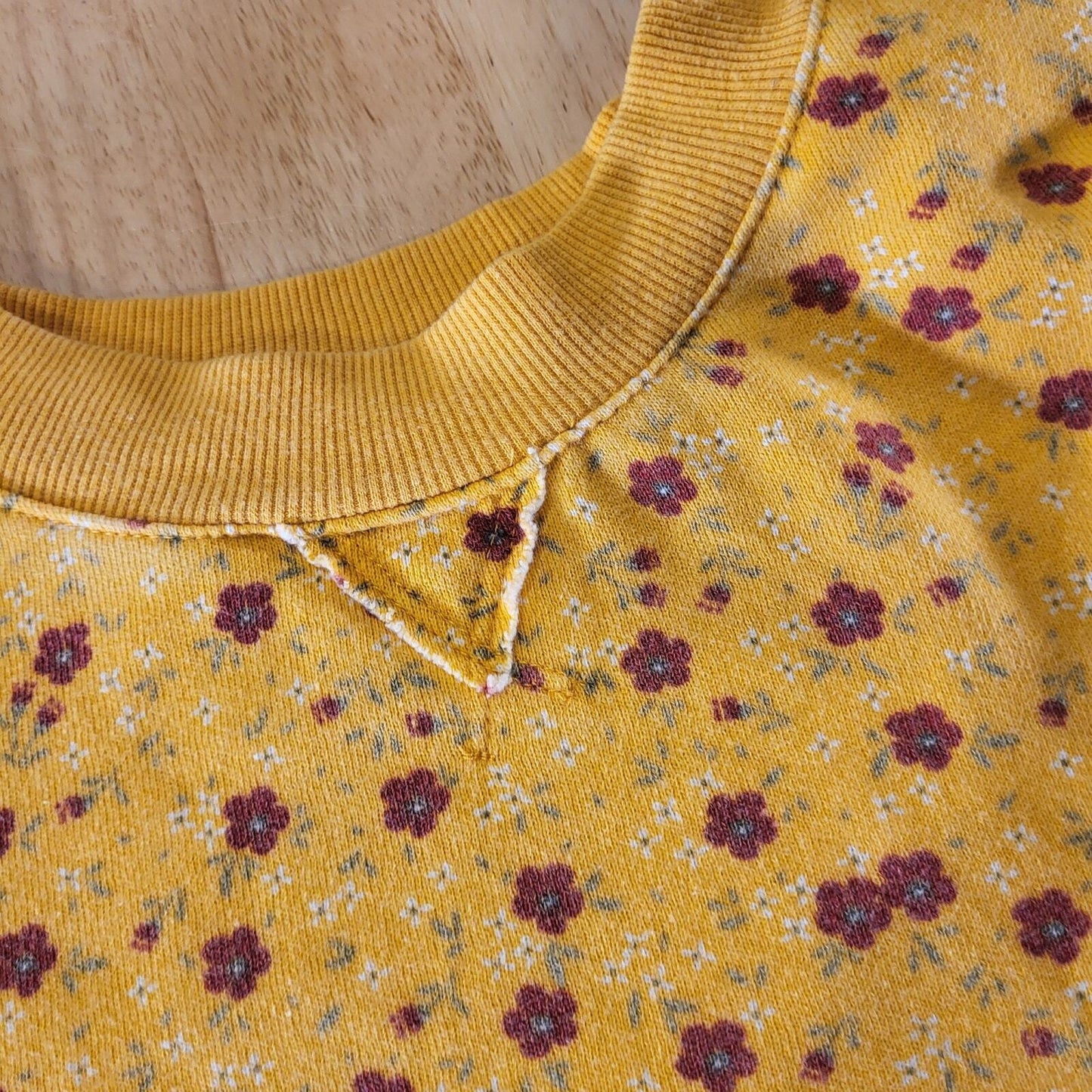Colsie Yellow Cropped Fleece Floral Long Sleeve Sweatshirt Size Small