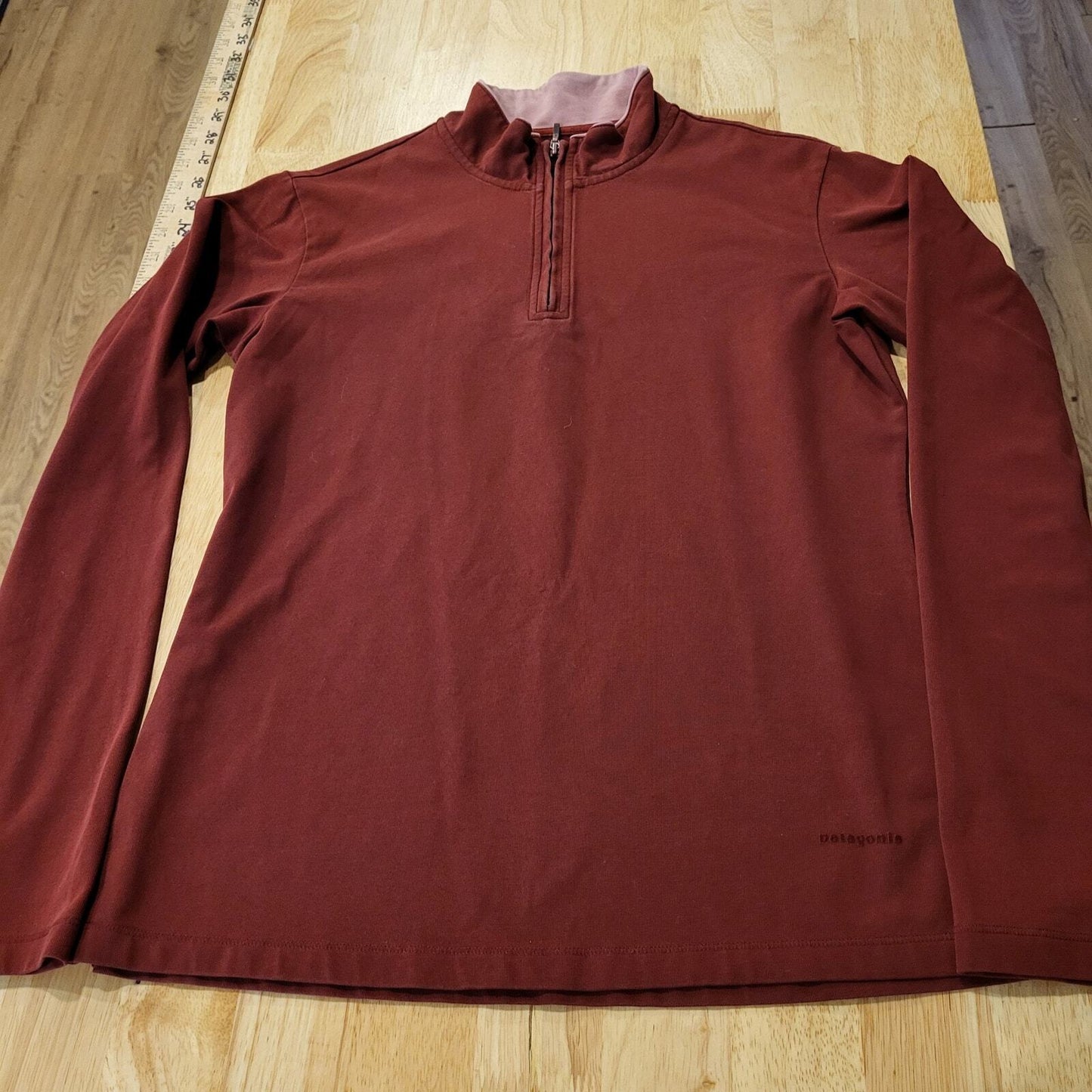 Patagonia burgundy quarter zip long sleeve mock neck medium cotton blend shirt M