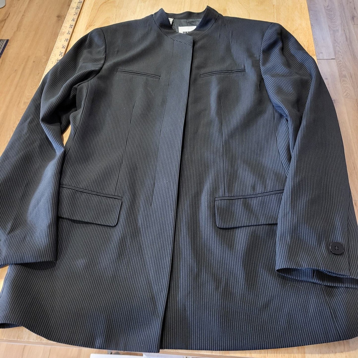 DKNY Donna Karen Wool Mandarin Collar Invisible Button Pinstripe Coat 8