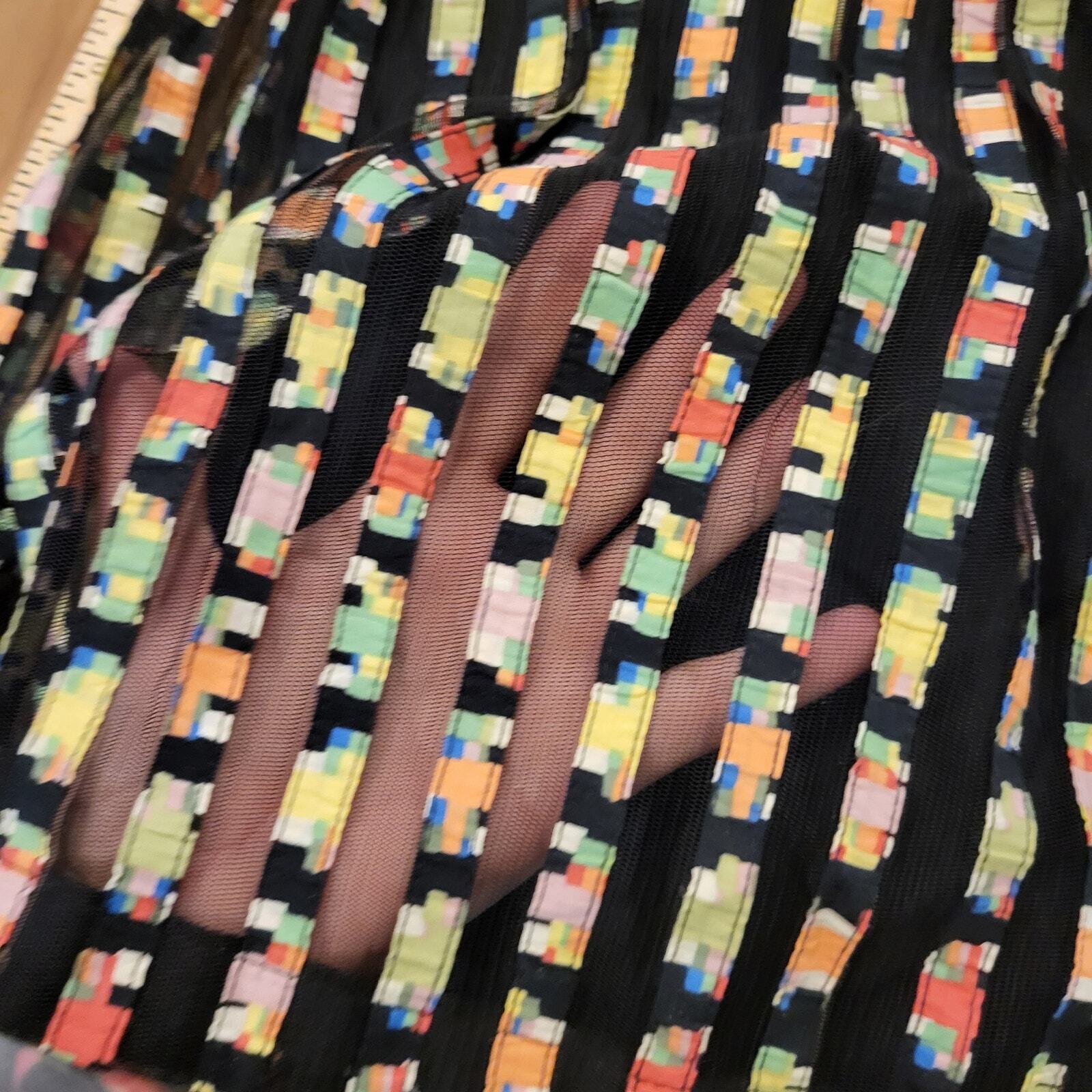 Cynthia Steffe Mesh geometric print cotton lined top adjustable Size 4