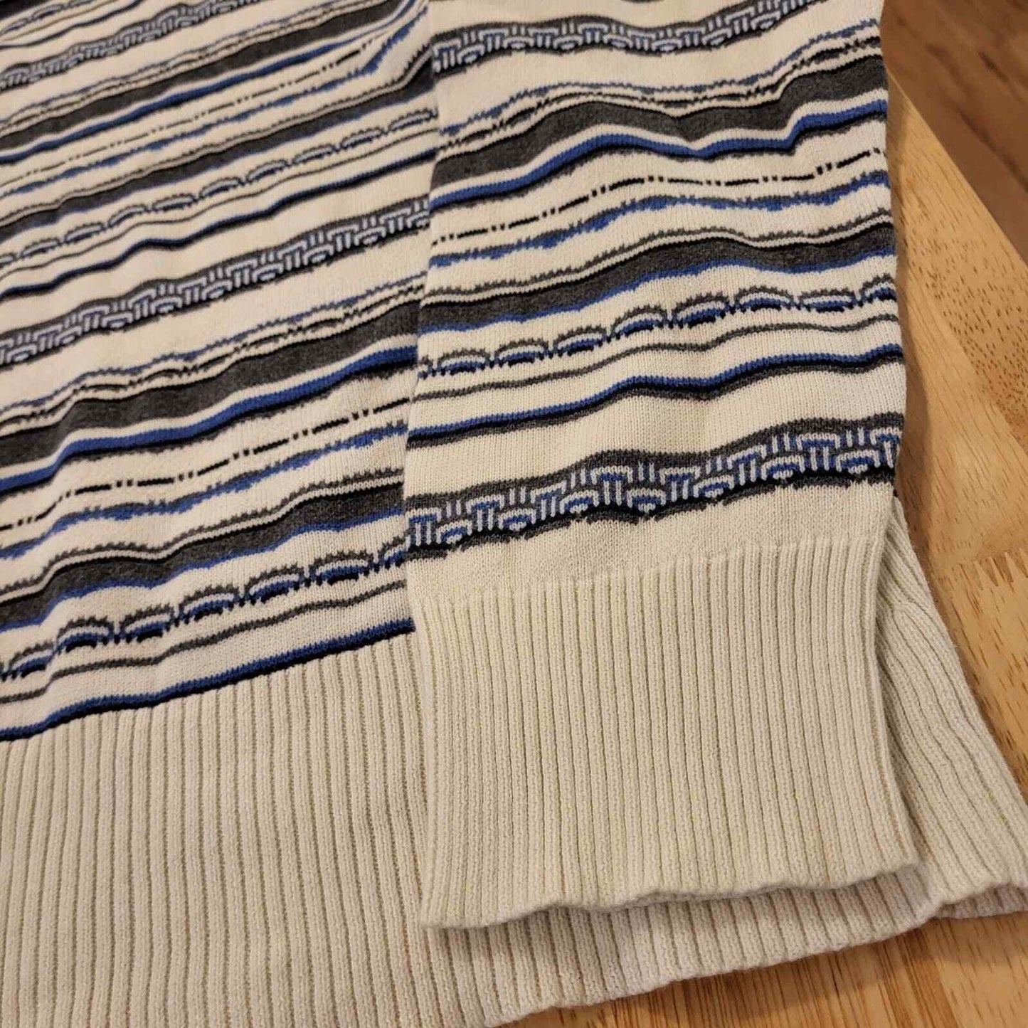 100% Cotton Izod Blue Geometric Japanese Wave Turtleneck Sweater Large