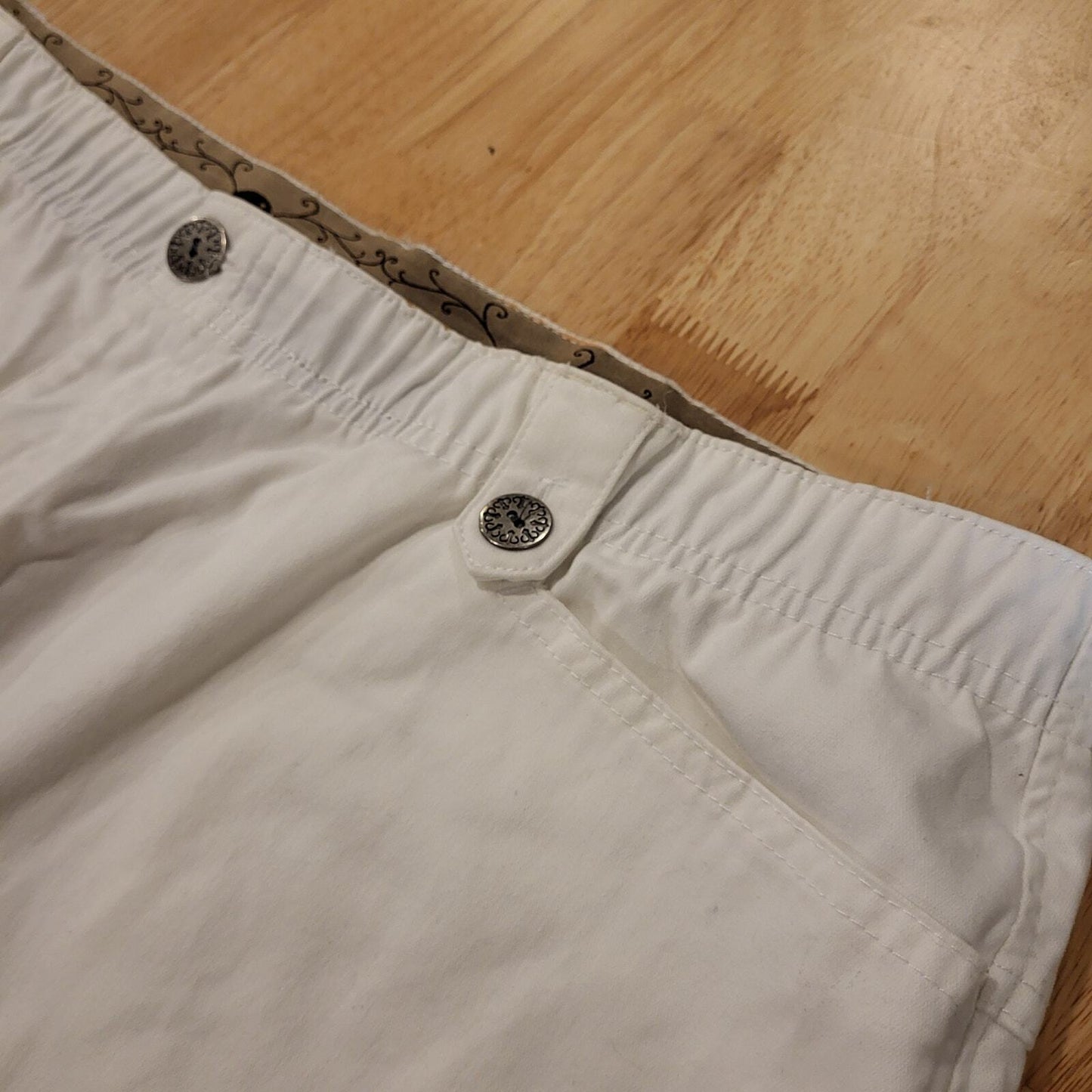 C. J. Banks Comfort Waist 20W White Bermuda Shorts Long 25" Length 40" Waist