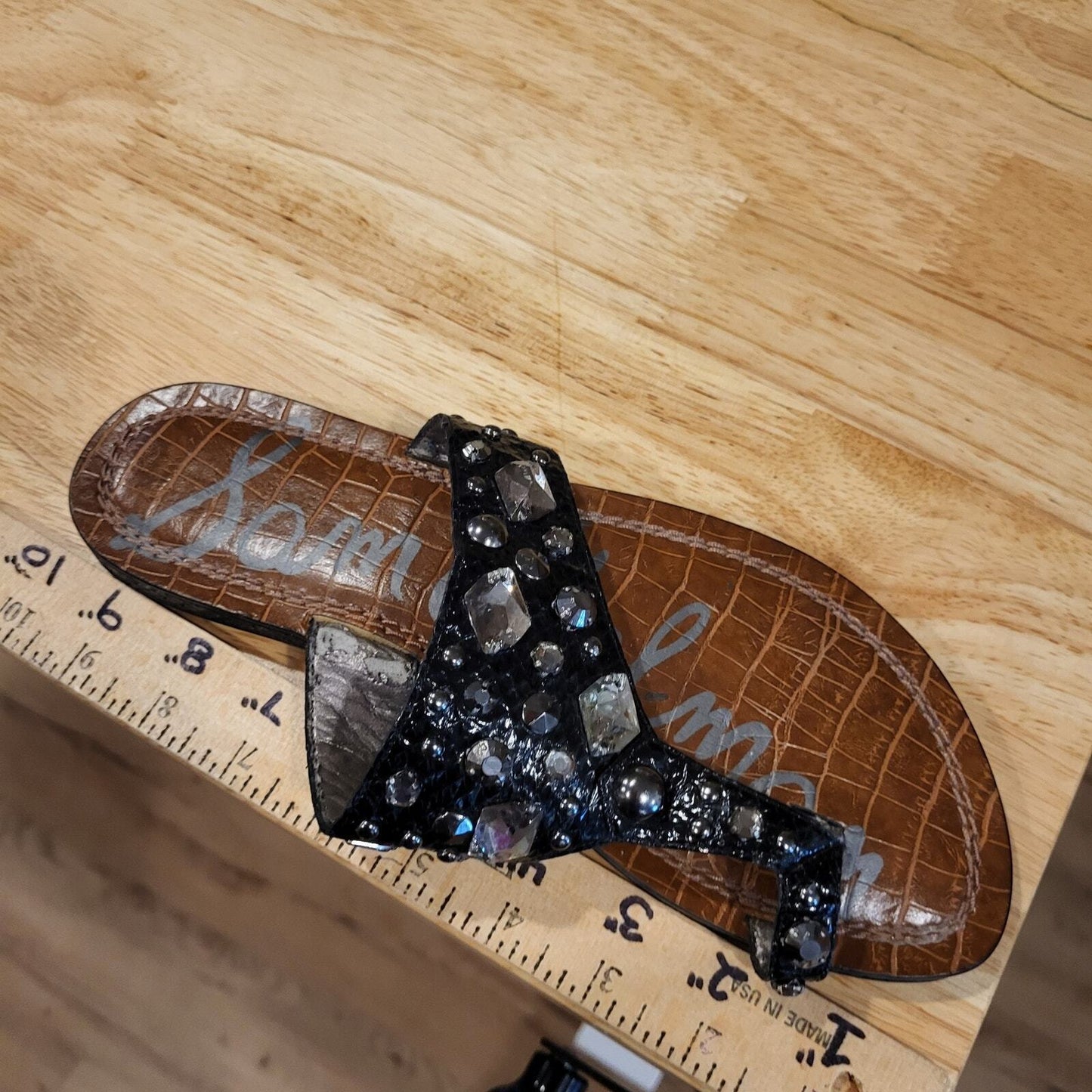 Black Gem Detail Sam Edelman Sandals Around Toe 8.5 M Gently Used