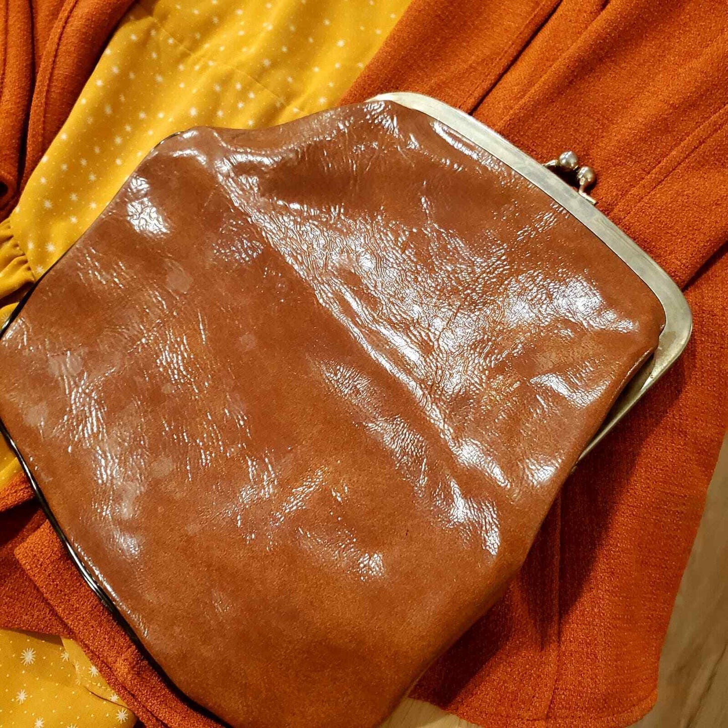 Vintage Brown Glossy Leather Look Top Clasp Folding Clutch Bag