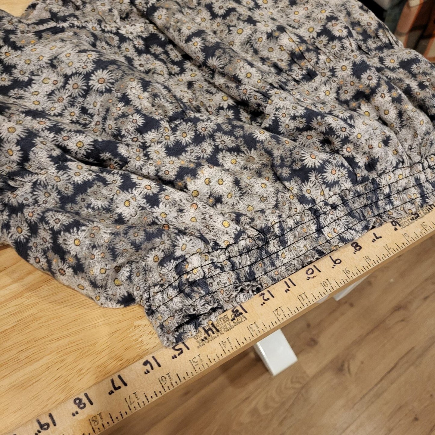 True craft Daisy print navy blue ruffle mini skirt elastic waist lined cotton