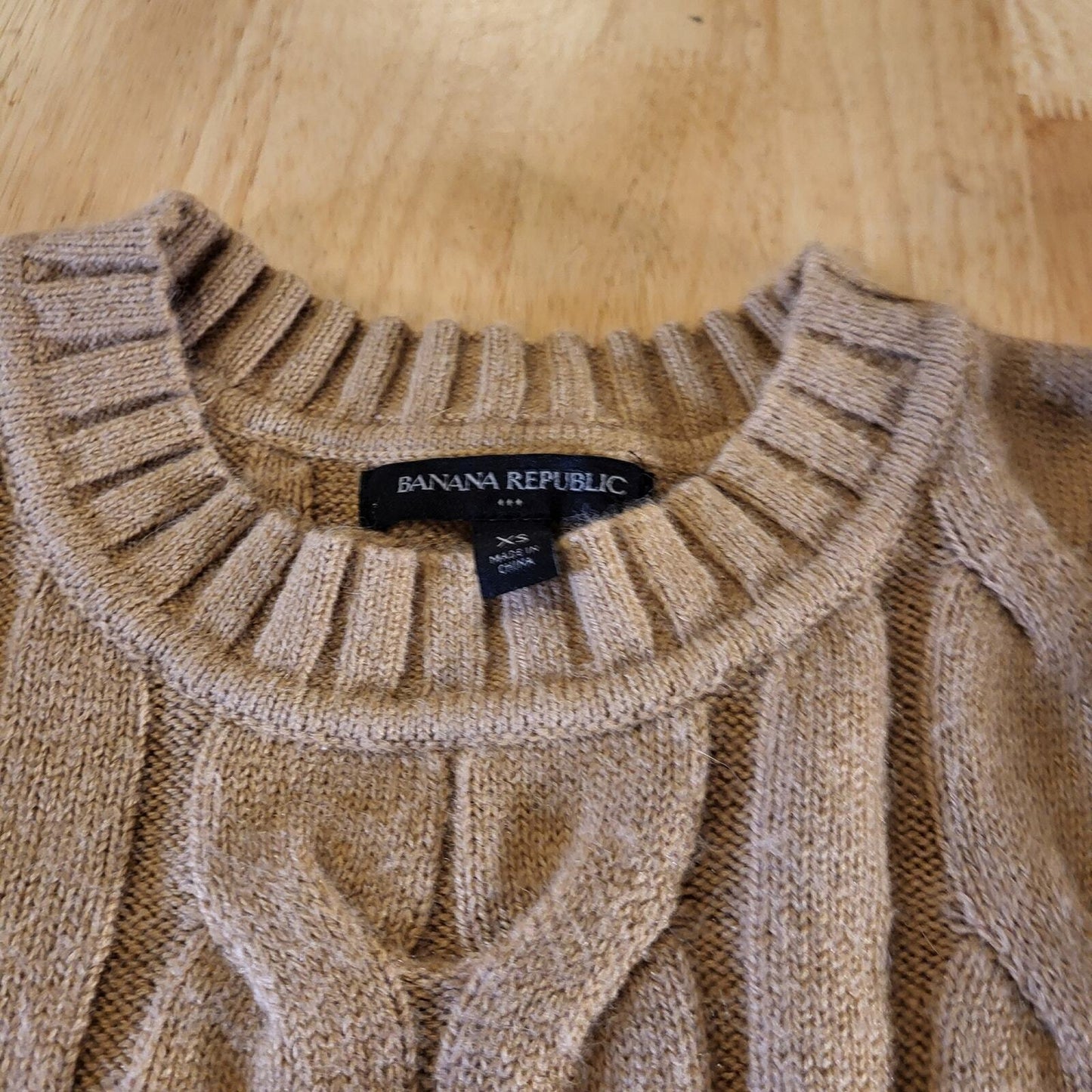Brown Cable Knit Banana Republic Sweater XS  Crew Neck 