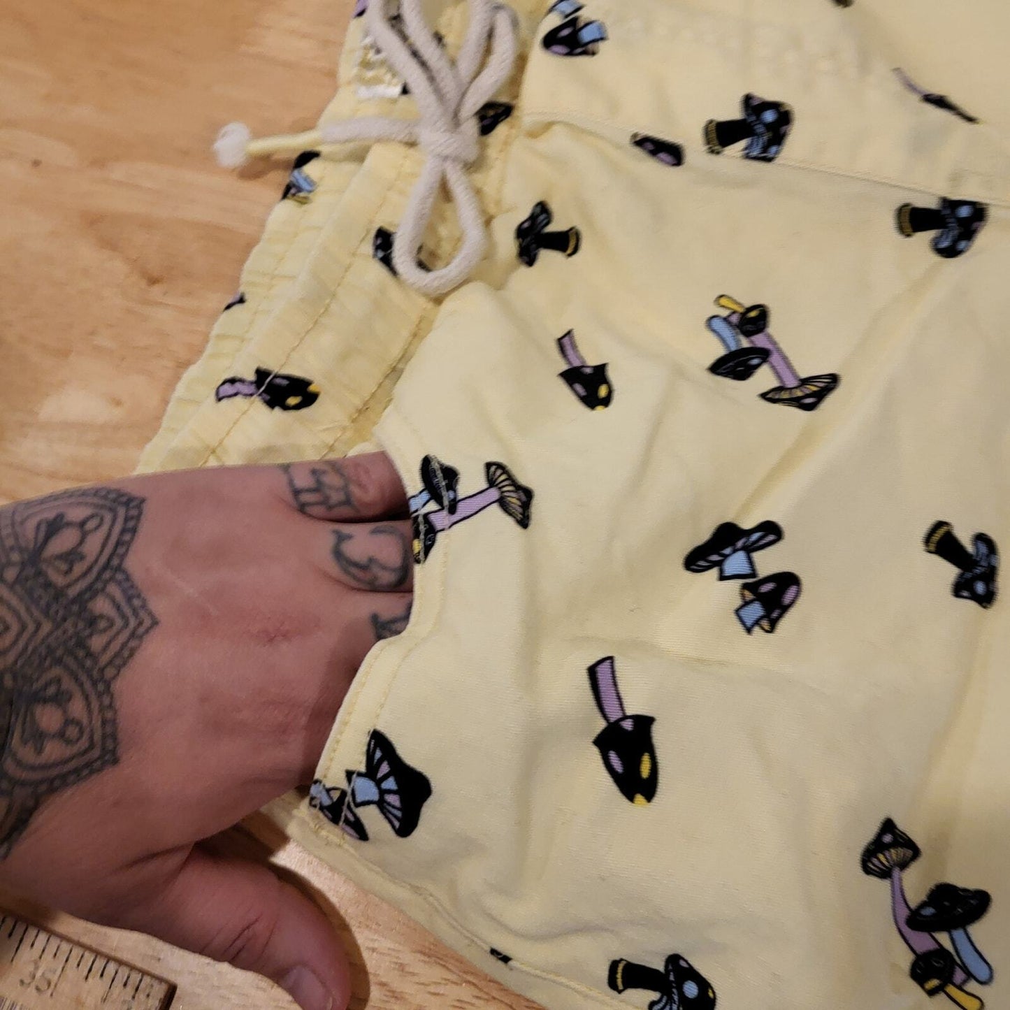 Yellow Cotton Mushroom Shorts 30" Elastic Waist Pockets Drawstring 16" Length