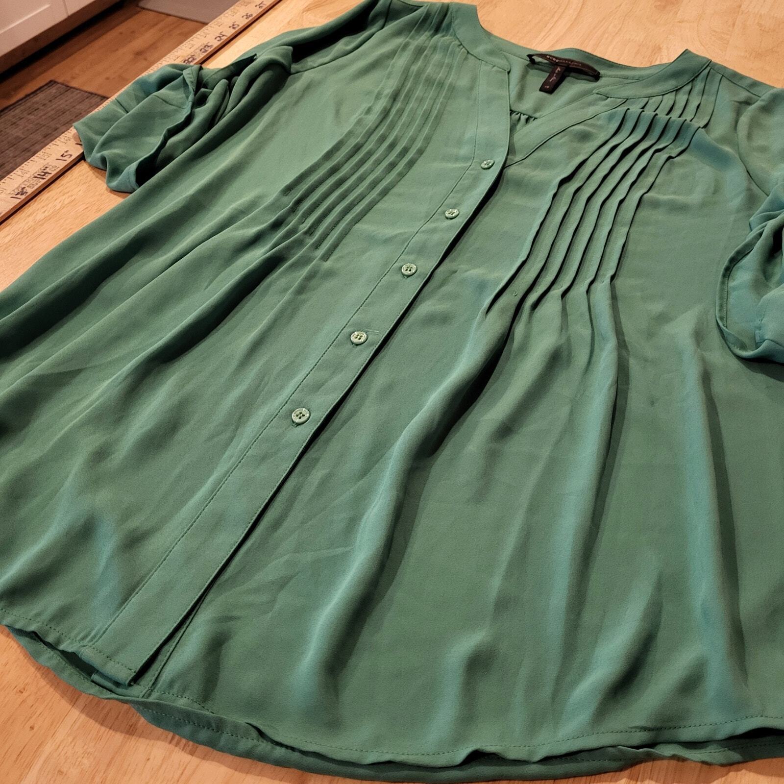 BCBGMAXAZRIA Green Rayon 3/4 length sleeve Blouse XS Pleated 20" Pit to pit 