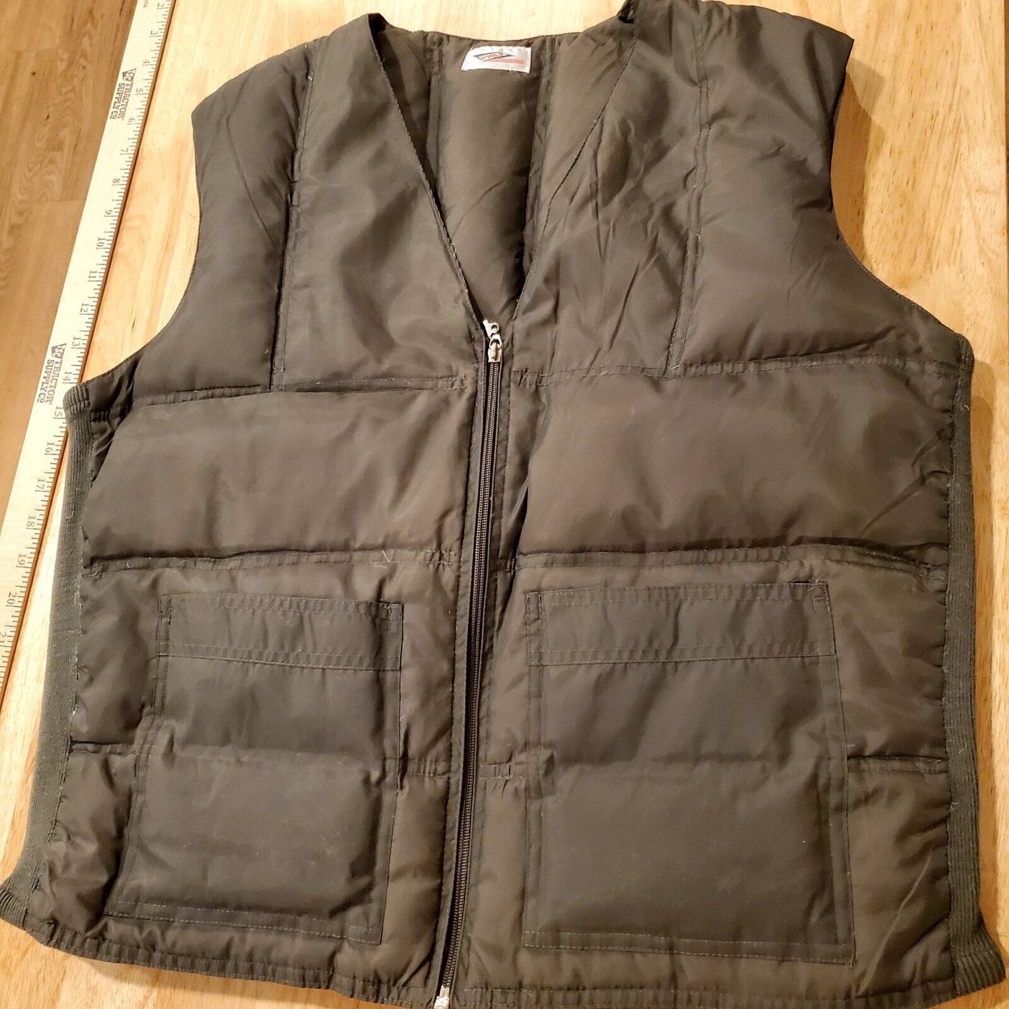 Vintage Khaki Green Down Vest Pockets 22" Pit to Pit 23" Shoulder to Hem