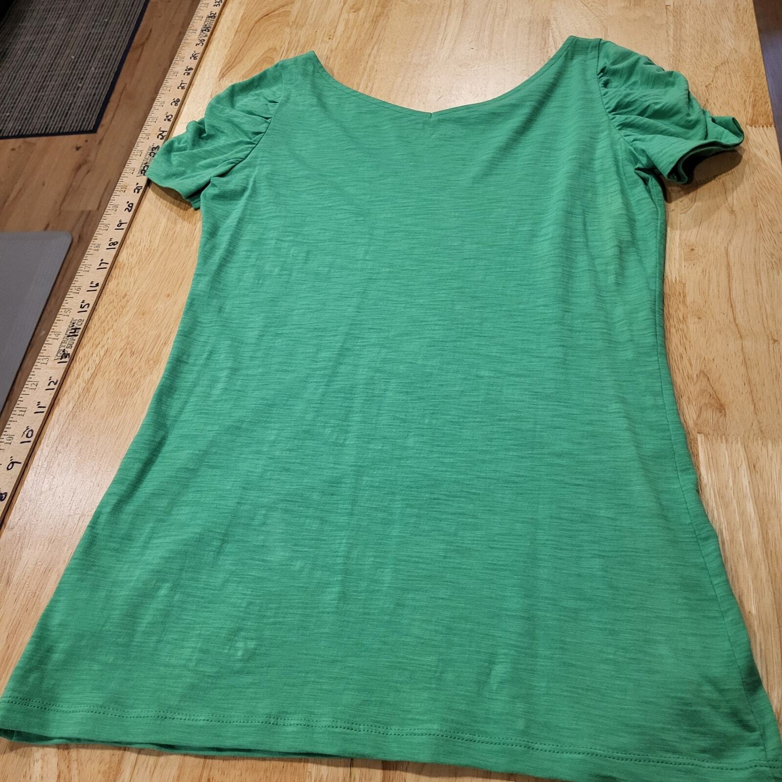 Lilly Pulitzer Green 100% Pima Cotton gathered Shoulder T-Shirt small