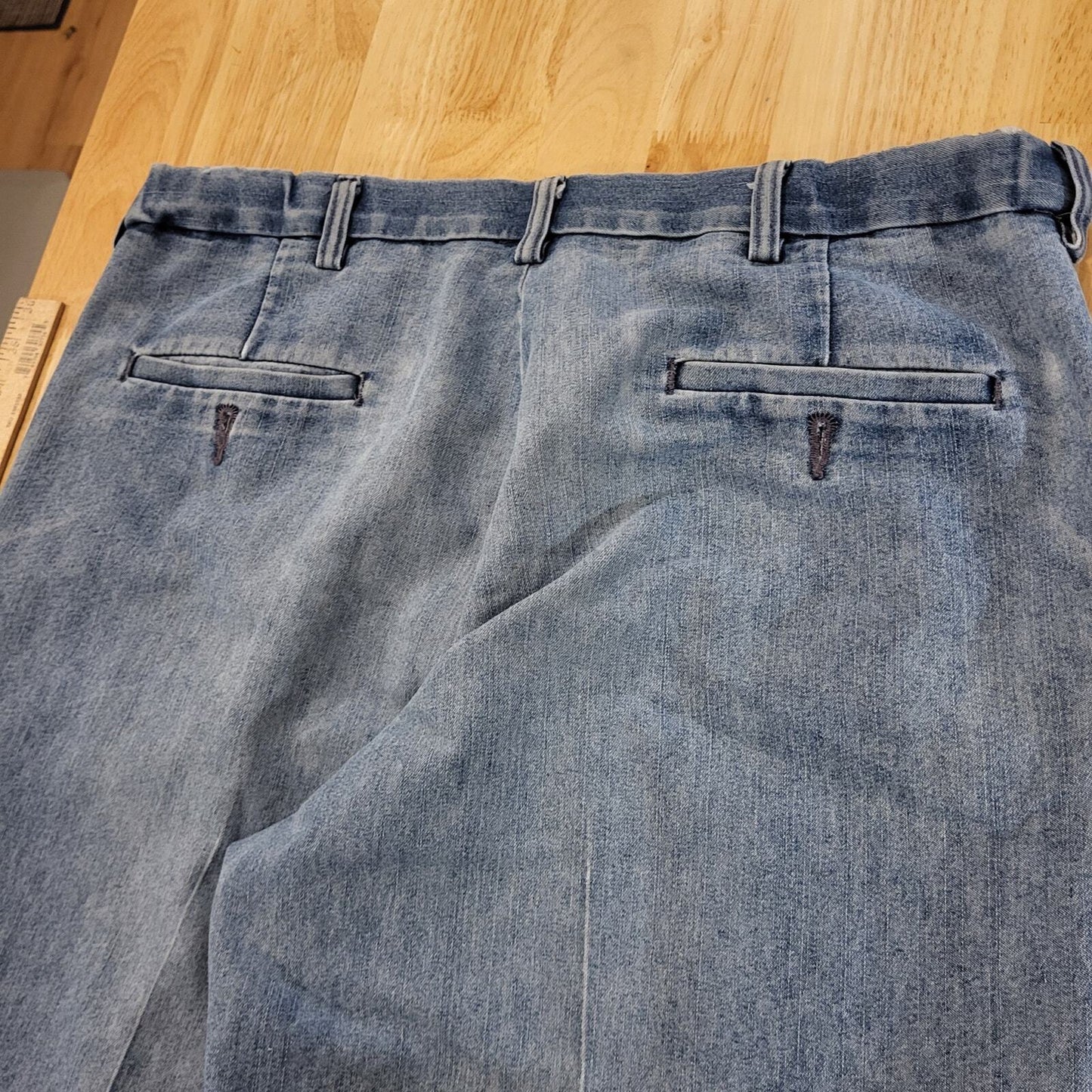 Perfectly Worn Haggar Classic Fit Comfort Waist Jeans 36X30 Cotton Blend