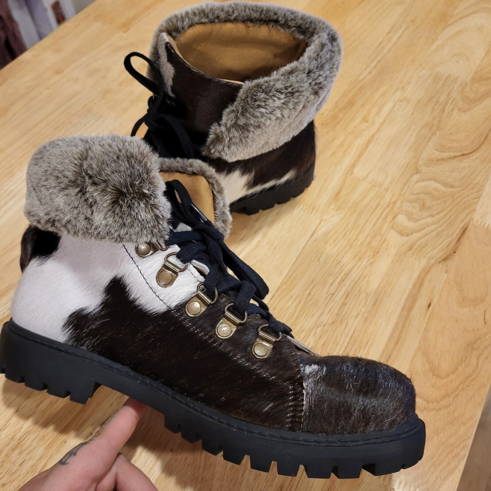 Myra Beaver Boots Hairon Cowhide Leather Fur Cuff Lace Up Rugged Sole 9