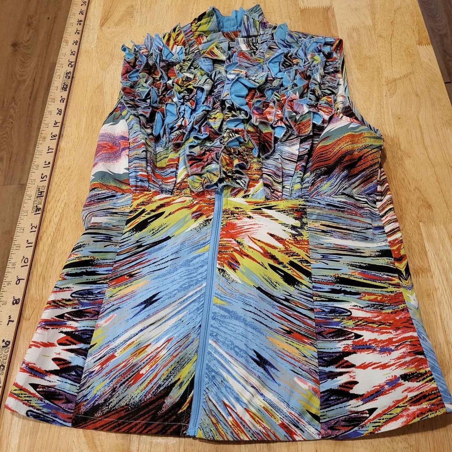 DS by Debbie Shuchat Sleeveless Zip Front Ruffle Collar Colorful Abstract Top 8