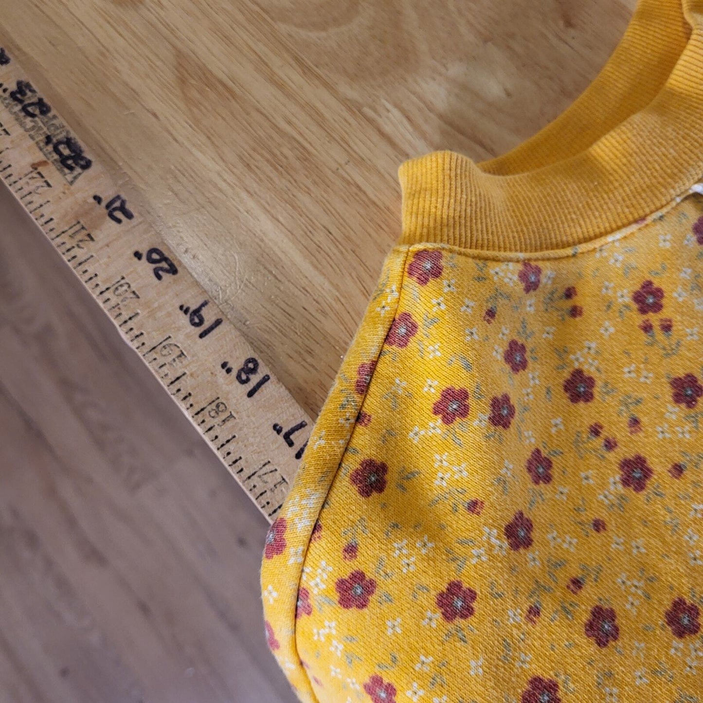 Colsie Yellow Cropped Fleece Floral Long Sleeve Sweatshirt Size Small